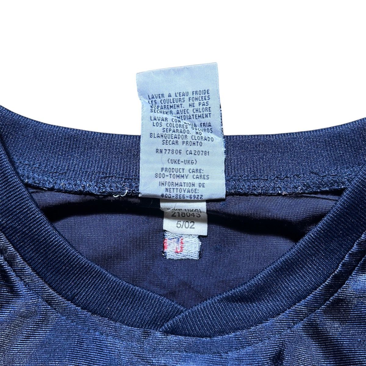 Tommy Hilfiger Vintage Tommy Hilfiger Logo T-shirt Jerseys Size US XL / EU 56 / 4 - 7 Thumbnail