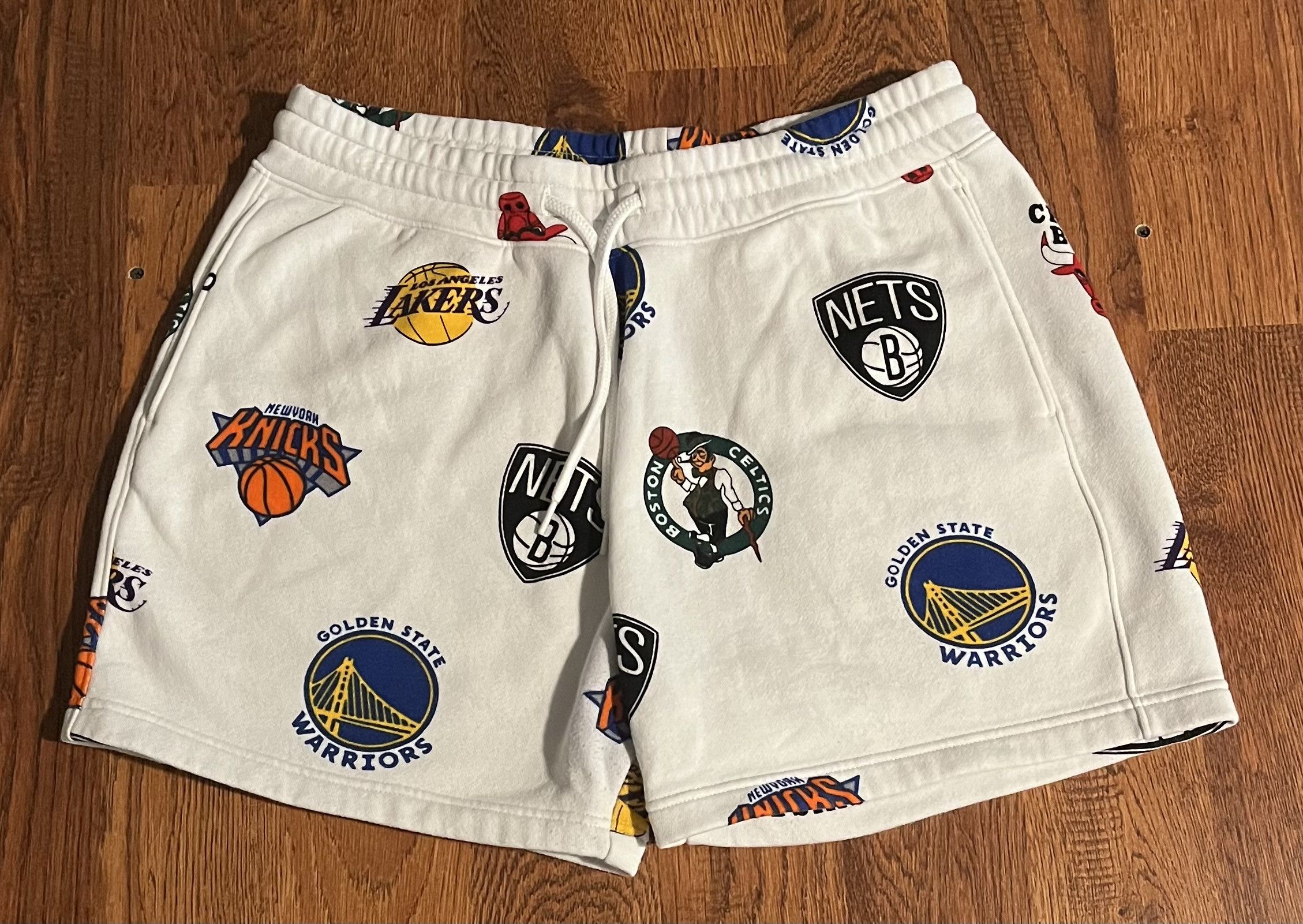NBA NBA Fleece Shorts White All Over Team Print Size US 34 / EU 50 - 1 Thumbnail
