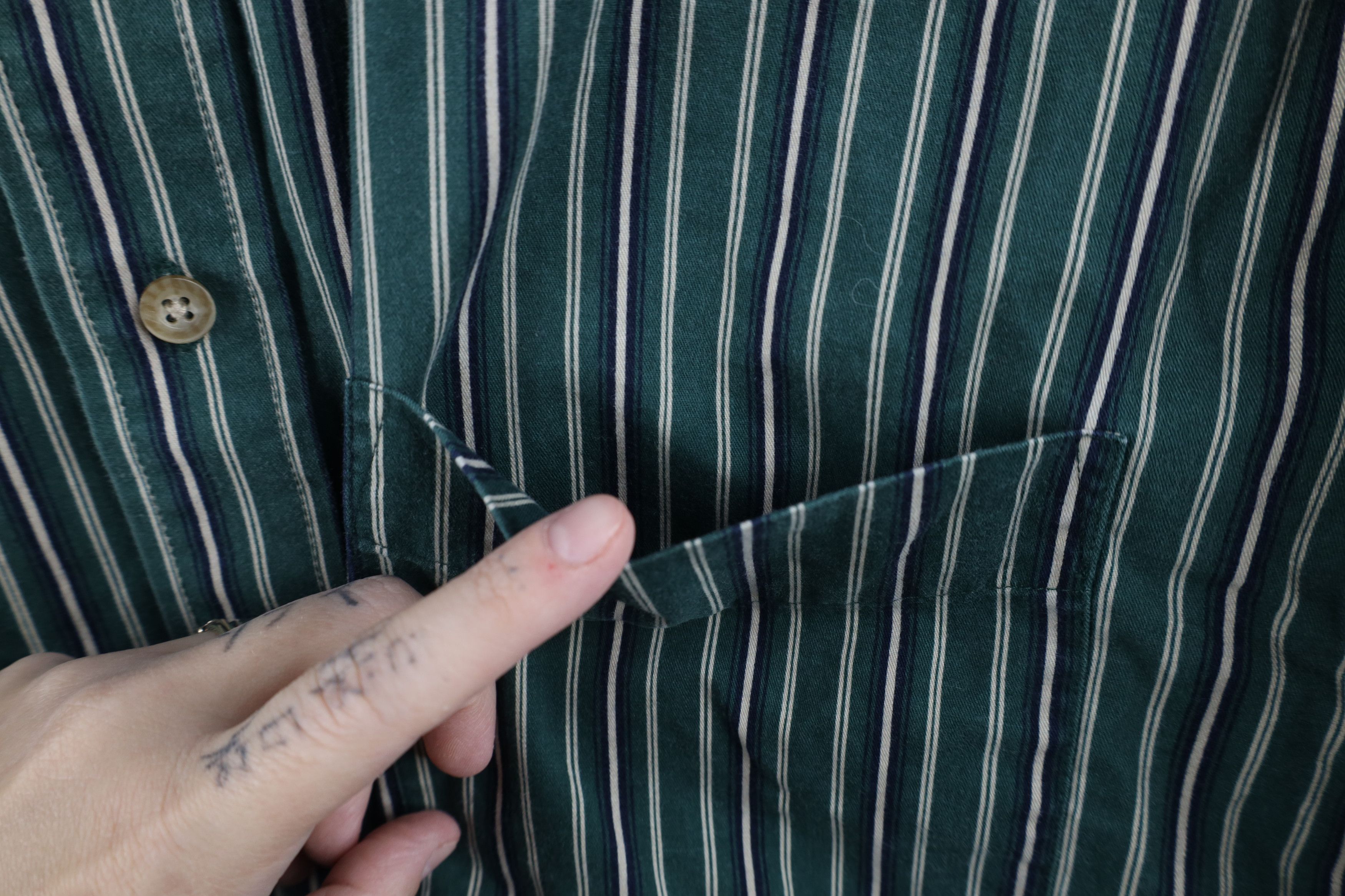 Vintage Vintage 90s Y2K Streetwear Heavy Collared Button Down Shirt Size US XXL / EU 58 / 5 - 6 Thumbnail