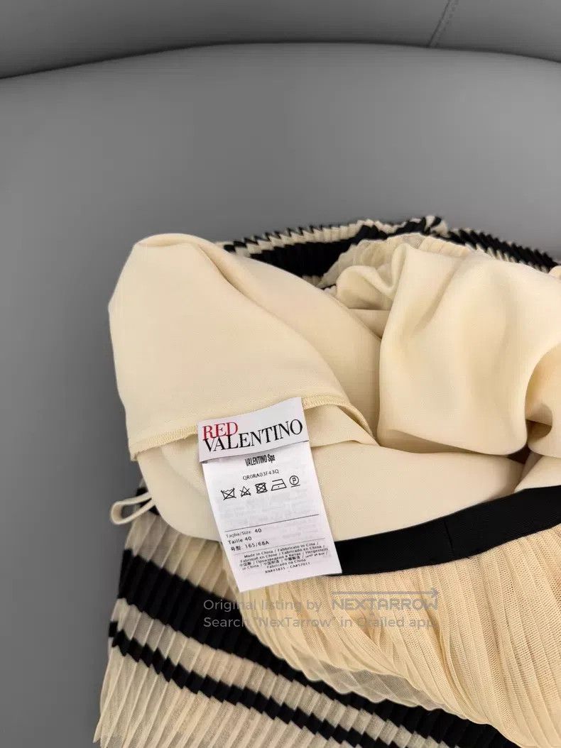 Valentino Valentino Skirt Size S / US 4 / IT 40 - 3 Thumbnail