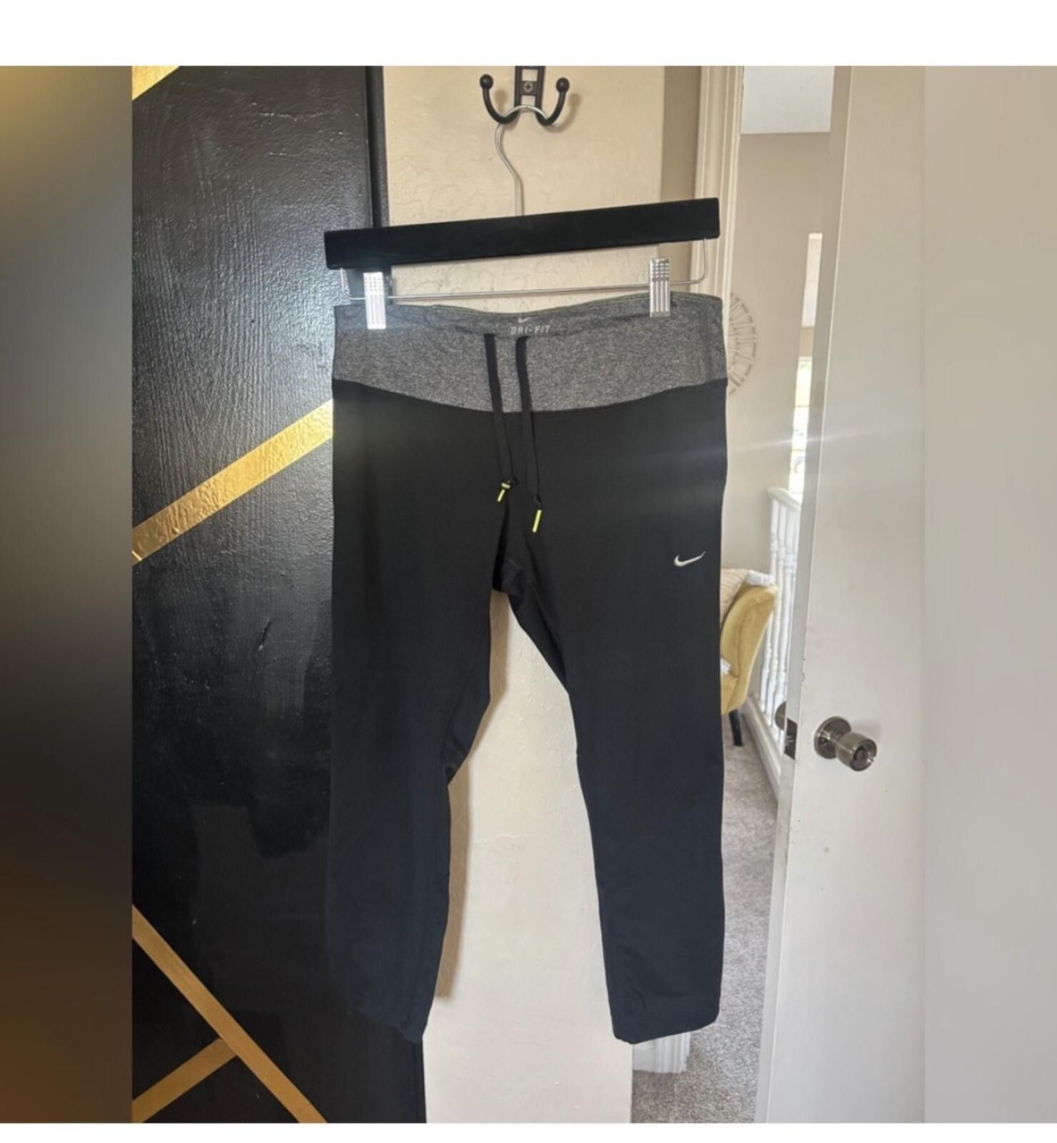 Nike (Nike) Running Black and Gray leggings Size 32" / US 10 / IT 46 - 1 Thumbnail