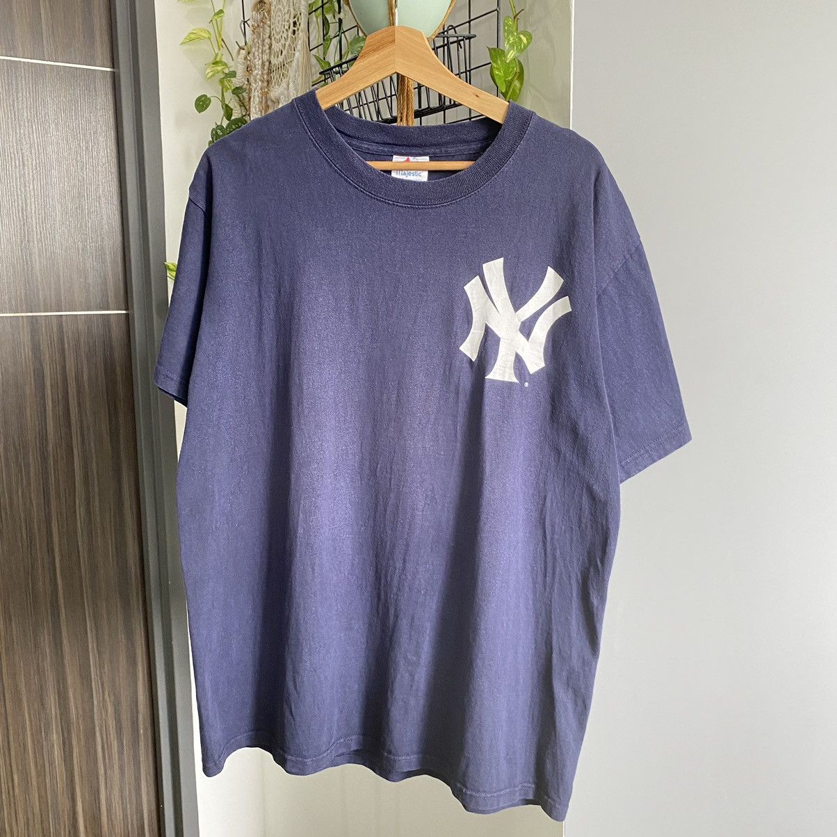 New York Yankees Thrashed Faded Vintage New York Yankees JETER MLB ERD TSHIRT Size US L / EU 52-54 / 3 - 2 Thumbnail