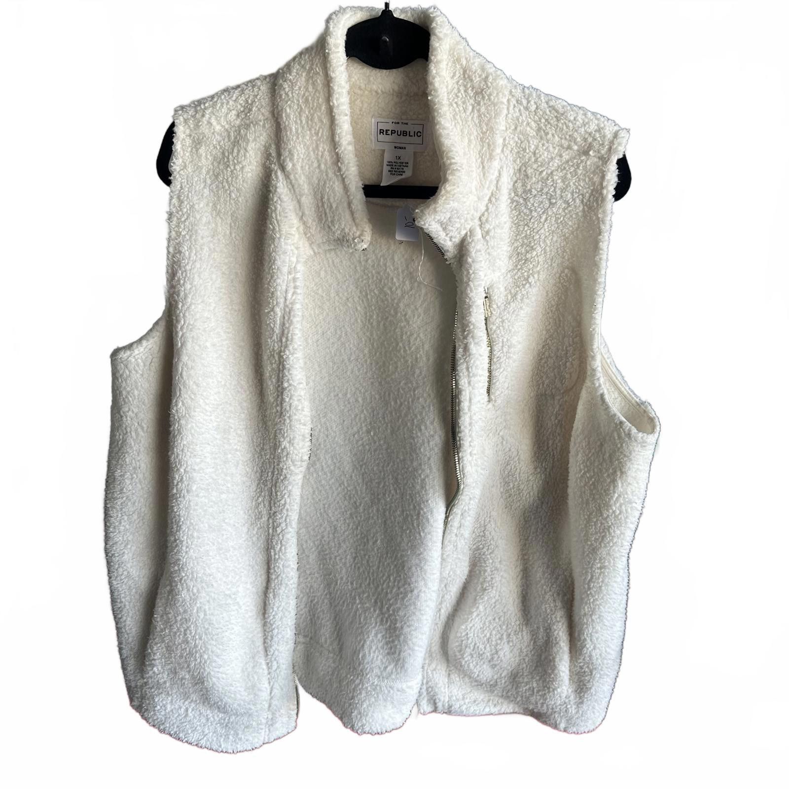 Designer Cozy Fleece Vest by FOR THE REPUBLIC - Women’s Size 1X Size XL / US 12-14 / IT 48-50 - 1 Thumbnail