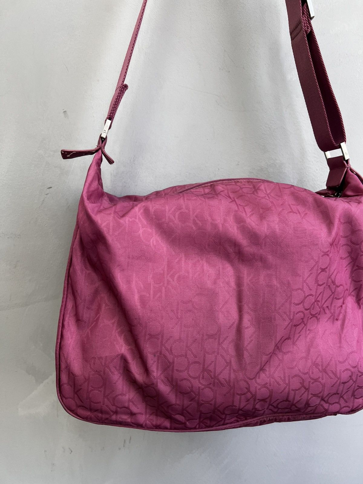 Calvin Klein VINTAGE ARCHIVE MONOGRAM CALVIN KLEIN NYLON MASSENGER BAG Size ONE SIZE - 10 Thumbnail