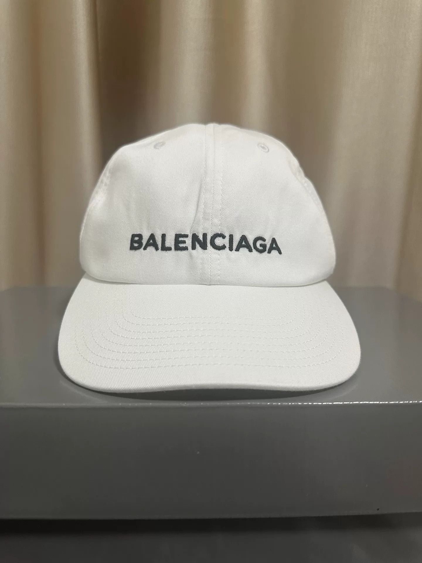 Balenciaga balenciaga embroidered logo baseball cap white Size ONE SIZE - 1 Thumbnail