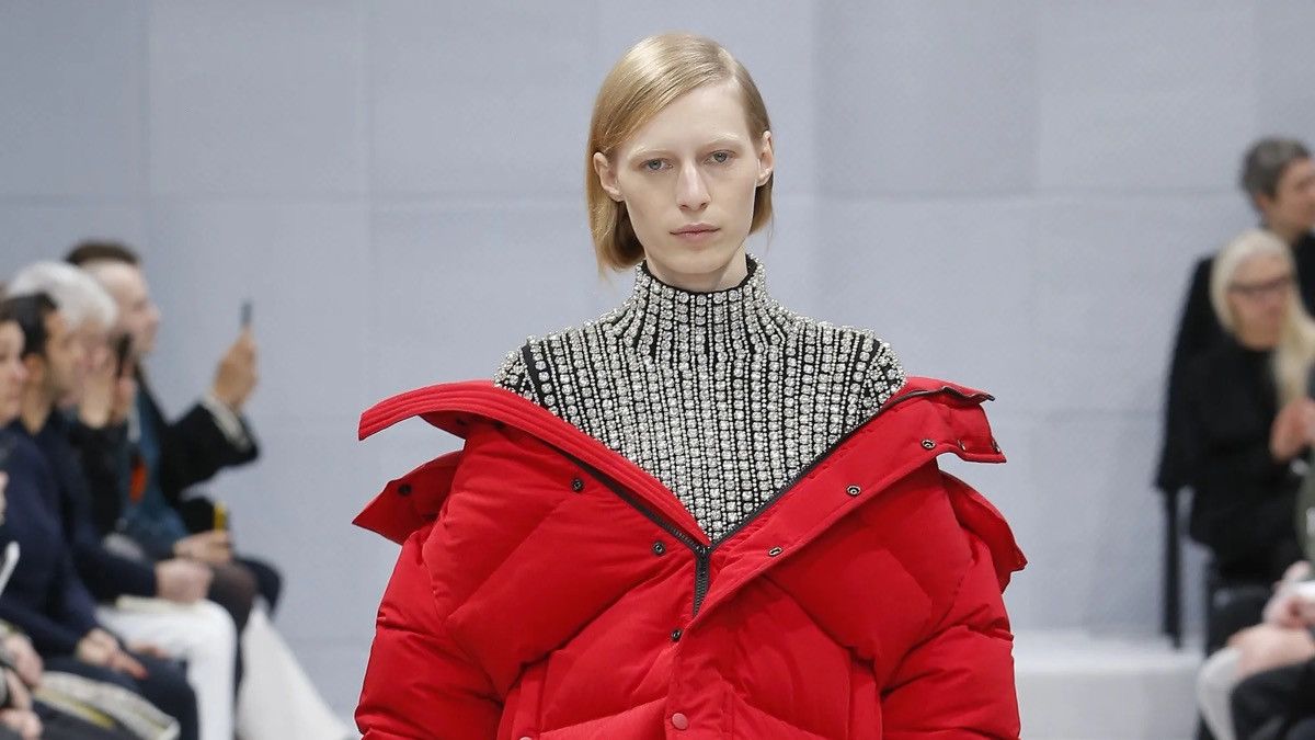 Balenciaga Balenciaga puffer with an hybrid scarf red Size US XXS / EU 40 - 1 Thumbnail