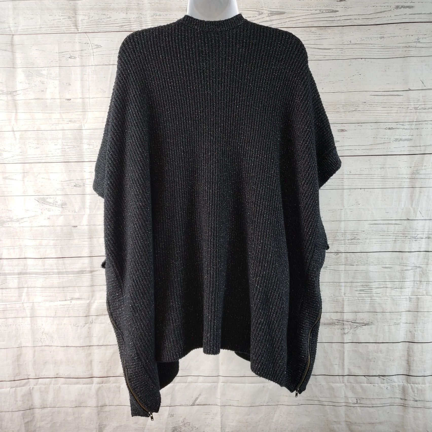 Vintage Cabi 4064 Womens Luxury Poncho Sweater Sz XS/S Black Silver Pockets Cardigan Holiday Womens XS Pockets Size XS / US 0-2 / IT 36-38 - 3 Thumbnail