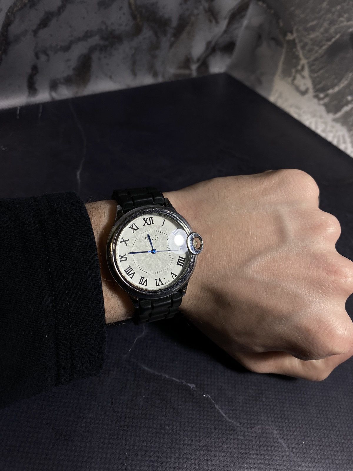 Vintage Classic Wristwatch with Roman Numerals, Japanese Brand Size ONE SIZE - 1 Thumbnail