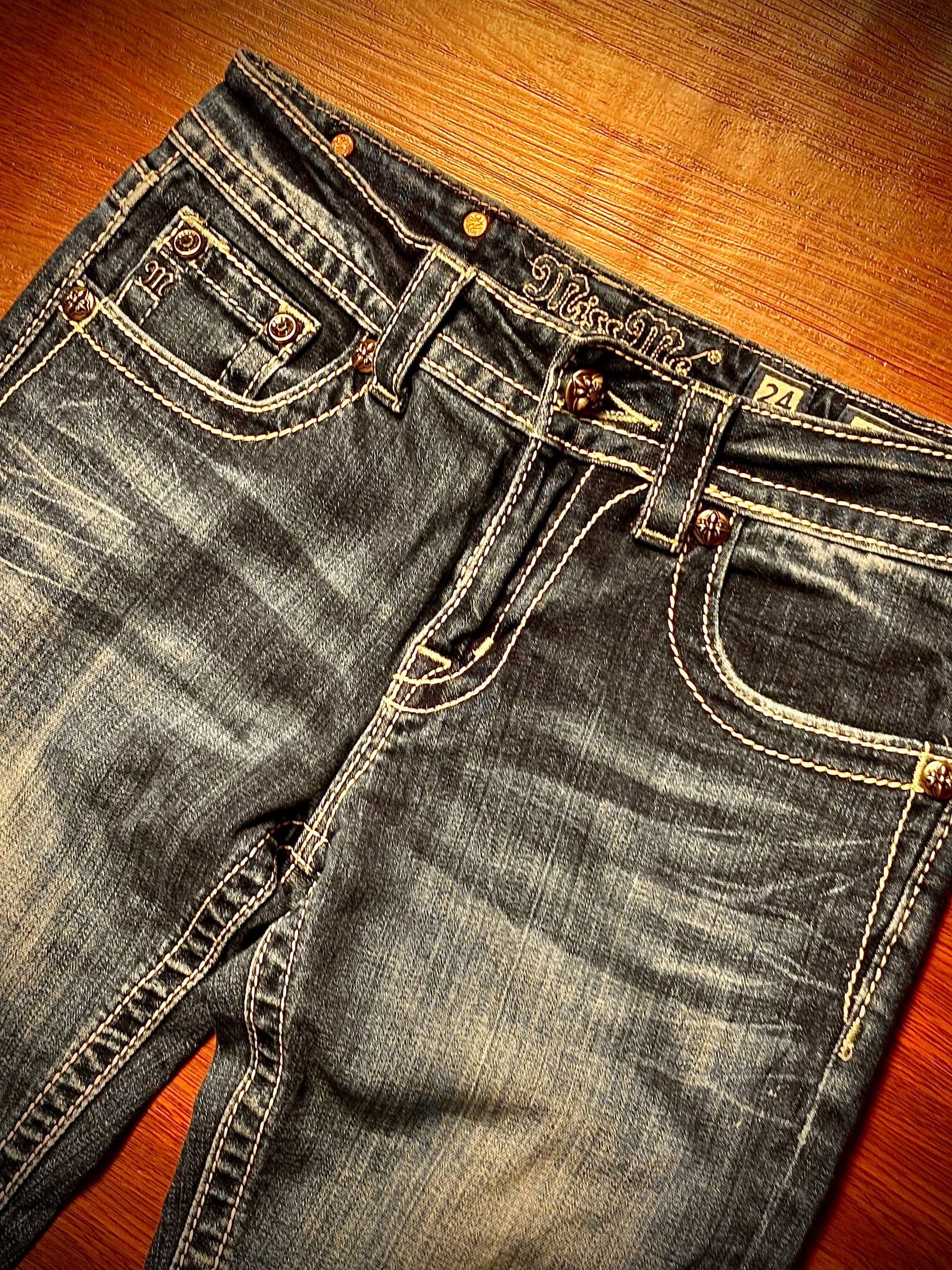 Miss Me Vintage Y2K Miss Me Studded Boyfriend Caprice Style Jeans Size 28" / US 6 / IT 42 - 4 Thumbnail