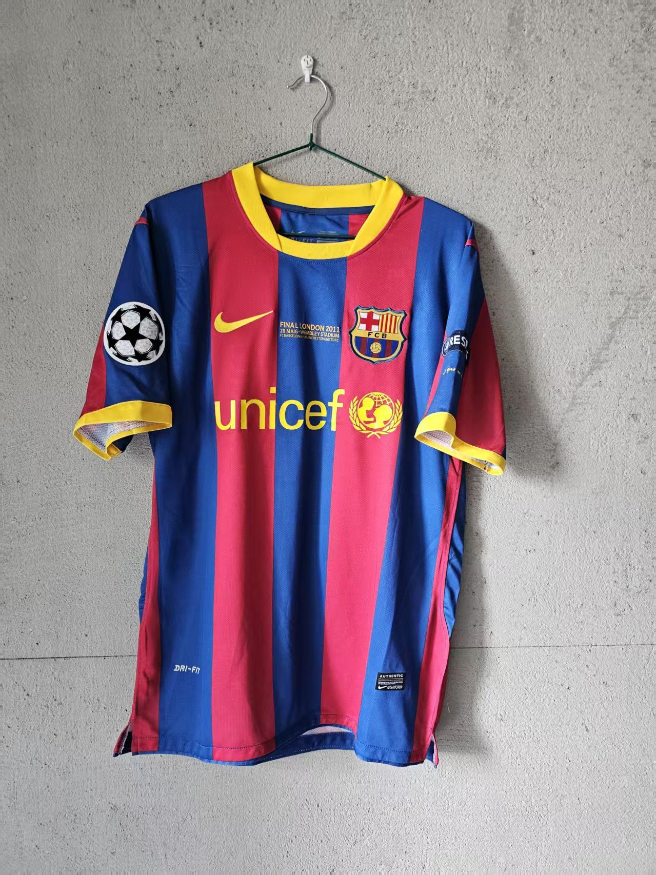 Other 2010 2011 Barcelona #10 Messi Jersey Size US S / EU 44-46 / 1 - 2 Thumbnail