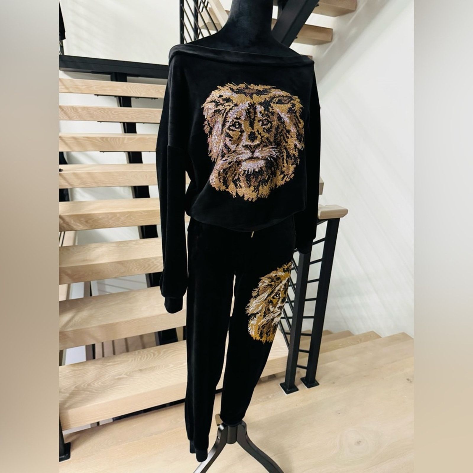 Other Velvet studded Lion Set in Black and Gold Track suit size XS Size 25" / US 0 / IT 36 - 5 Thumbnail