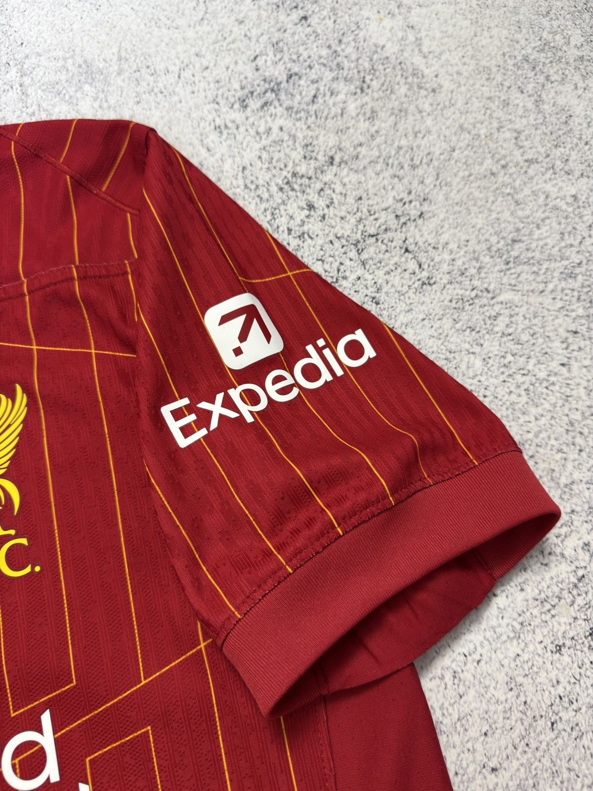 Nike Nike Liverpool 2024/25 Home Football Shirt Soccer Jersey Size US M / EU 48-50 / 2 - 7 Thumbnail