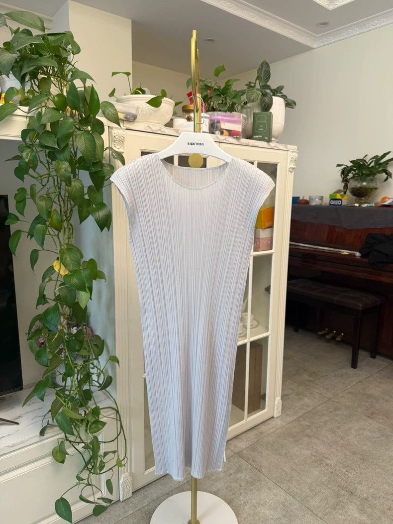 Issey Miyake Issey Miyake size:2 Light grey dress Size XS / US 0-2 / IT 36-38 - 1 Thumbnail