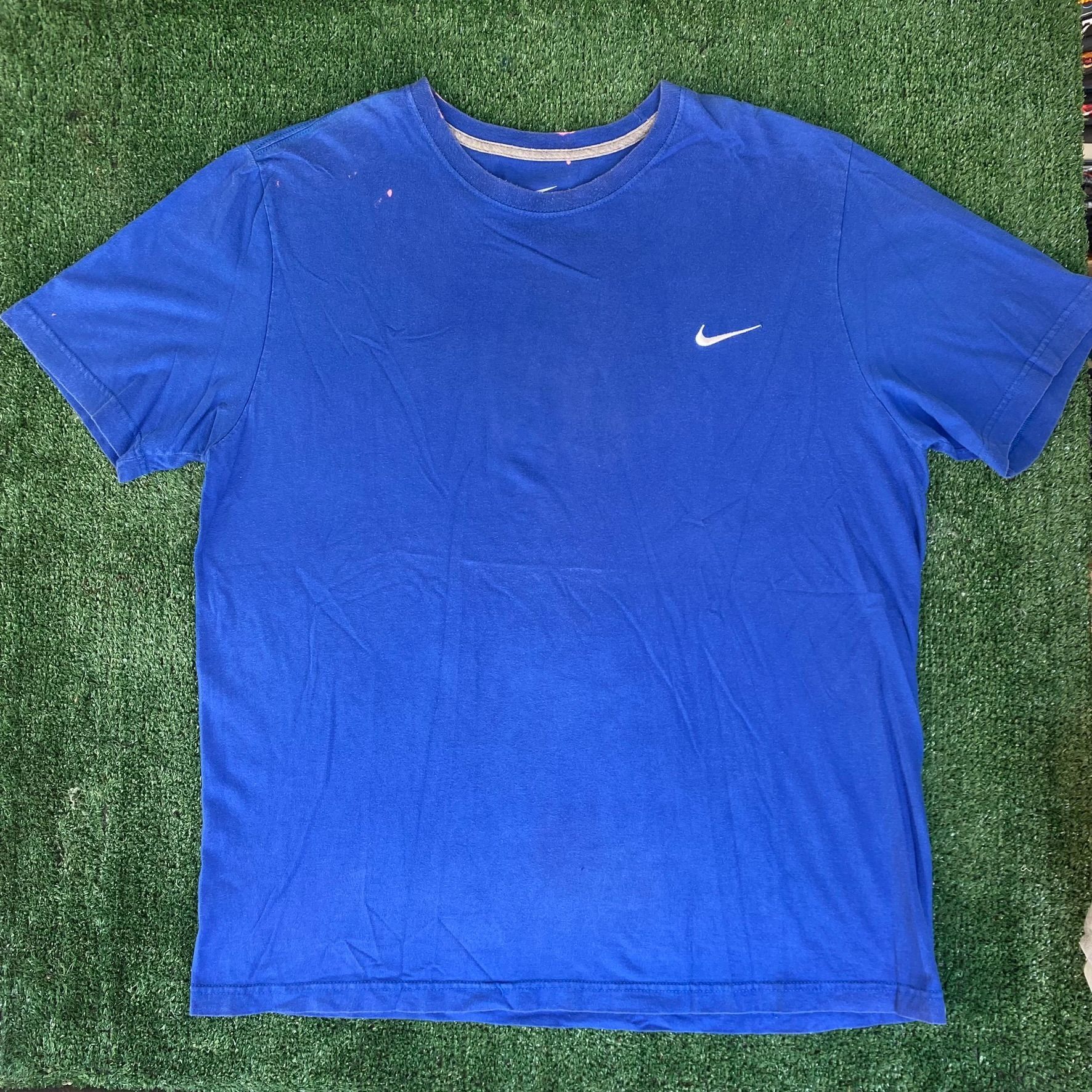 Nike Vintage Y2K Nike Logo Shirt Off Center Swoosh Athletic Tee Size US XL / EU 56 / 4 - 1 Thumbnail