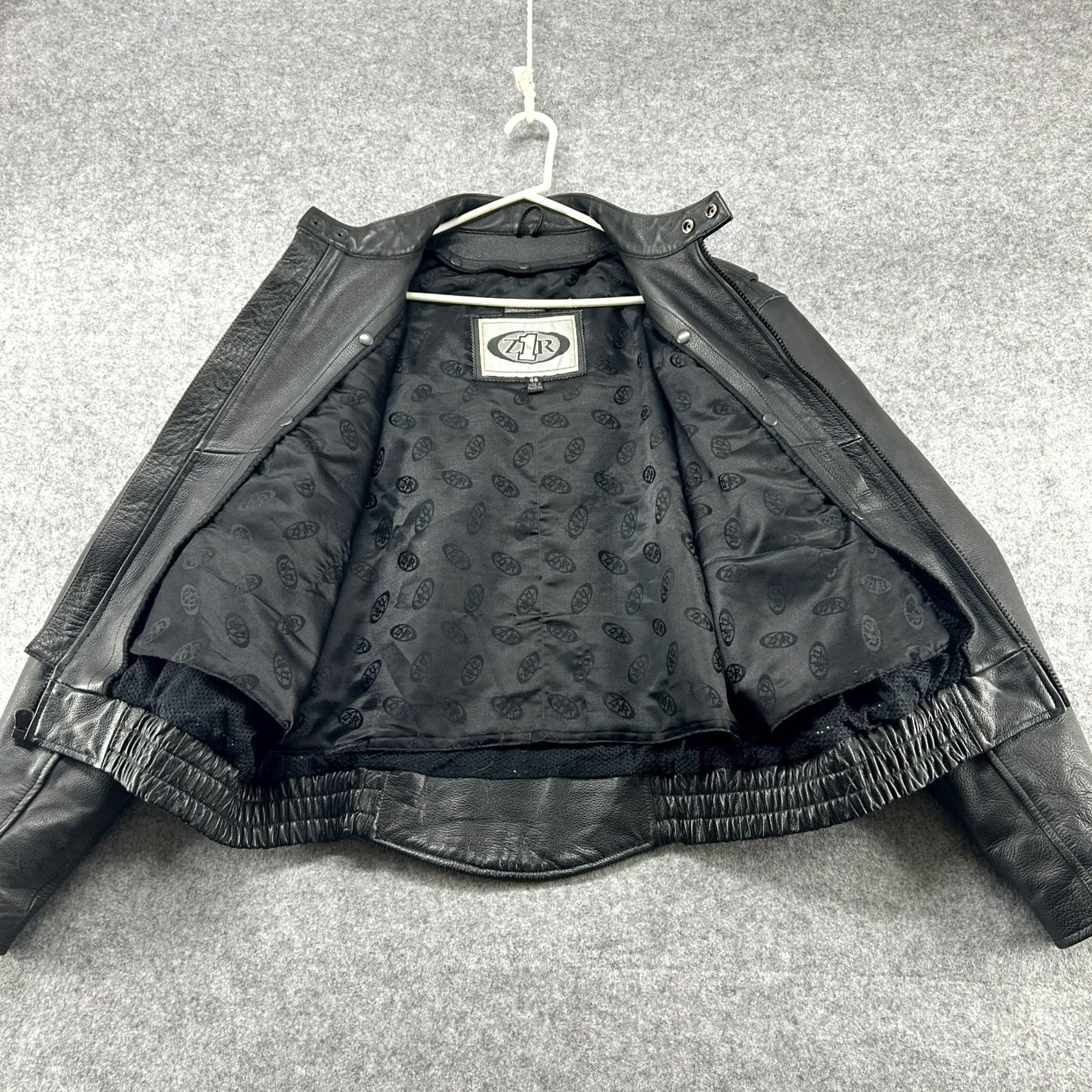 Vintage VINTAGE Z1R Jacket Mens 46 Black Genuine Leather Biker Motorcycle Thinsulate Bomber Short Coat Women? Size US S / EU 44-46 / 1 - 2 Thumbnail