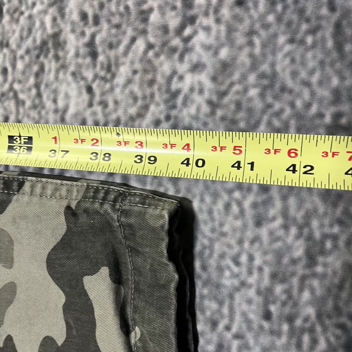 Banana Republic Vintage Banana Republic Camo Cargo Pants 2000s Y2K 38x28 Size US 38 / EU 54 - 12 Thumbnail
