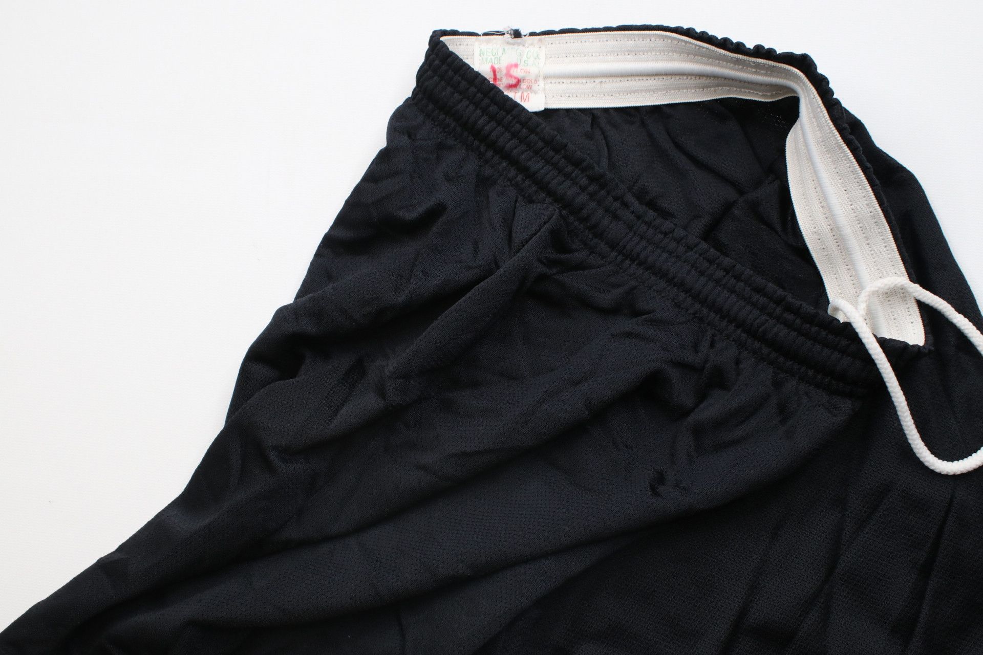 Vintage Vintage 90s Streetwear Knee Mesh Shorts Black Nylon USA Size US 32 / EU 48 - 4 Thumbnail