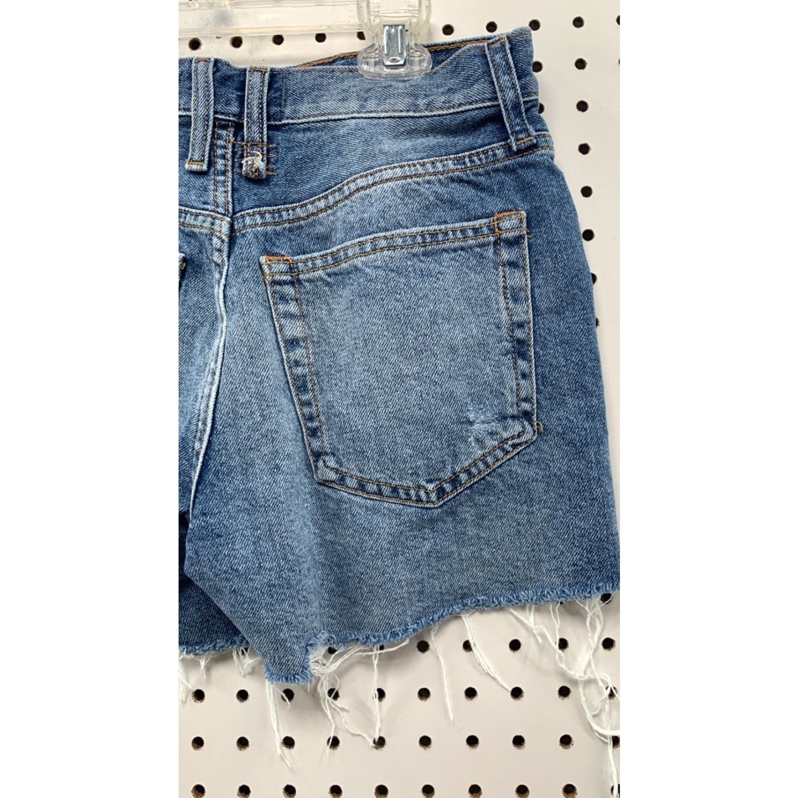 Vintage We The Free Women's Blue Medium Wash Raw Hem Denim Cut Off Shorts Size 24 25x3.5 Size 42" / US 20 - 7 Thumbnail