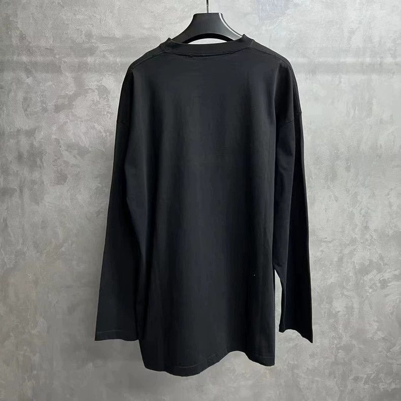 Balenciaga balenciaga's latest black logo print crewneck longsleeved T Size US L / EU 52-54 / 3 - 5 Thumbnail