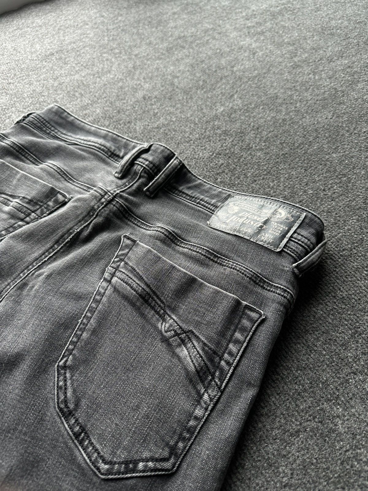 Diesel VNTG 🚨 Y2K Diesel Industry shorts Streetwearj WASHED Size US 32 / EU 48 - 9 Thumbnail