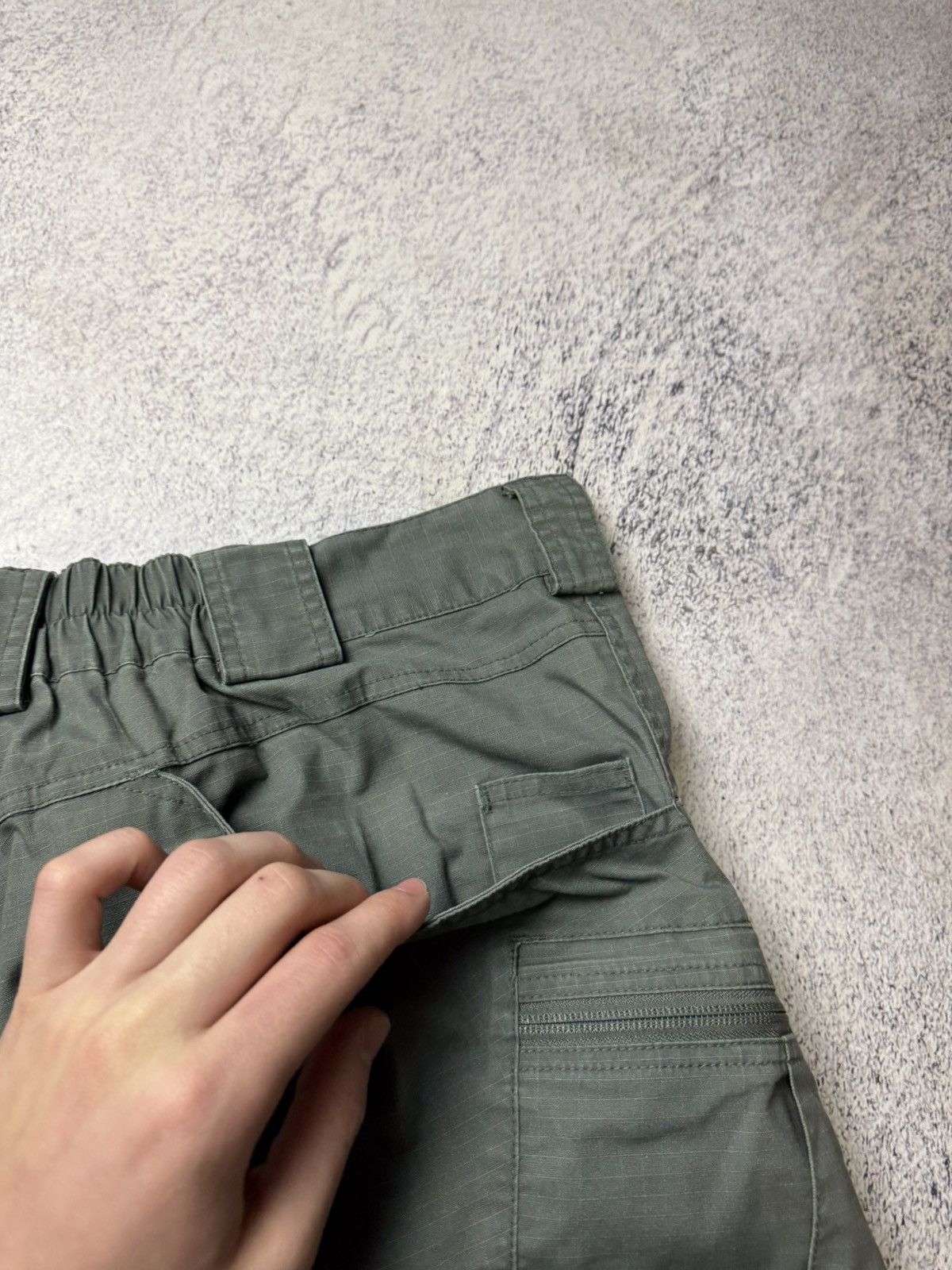 Vintage Mens Helikon-Tex Cargo Military Green Shorts Size US 38 / EU 54 - 13 Thumbnail