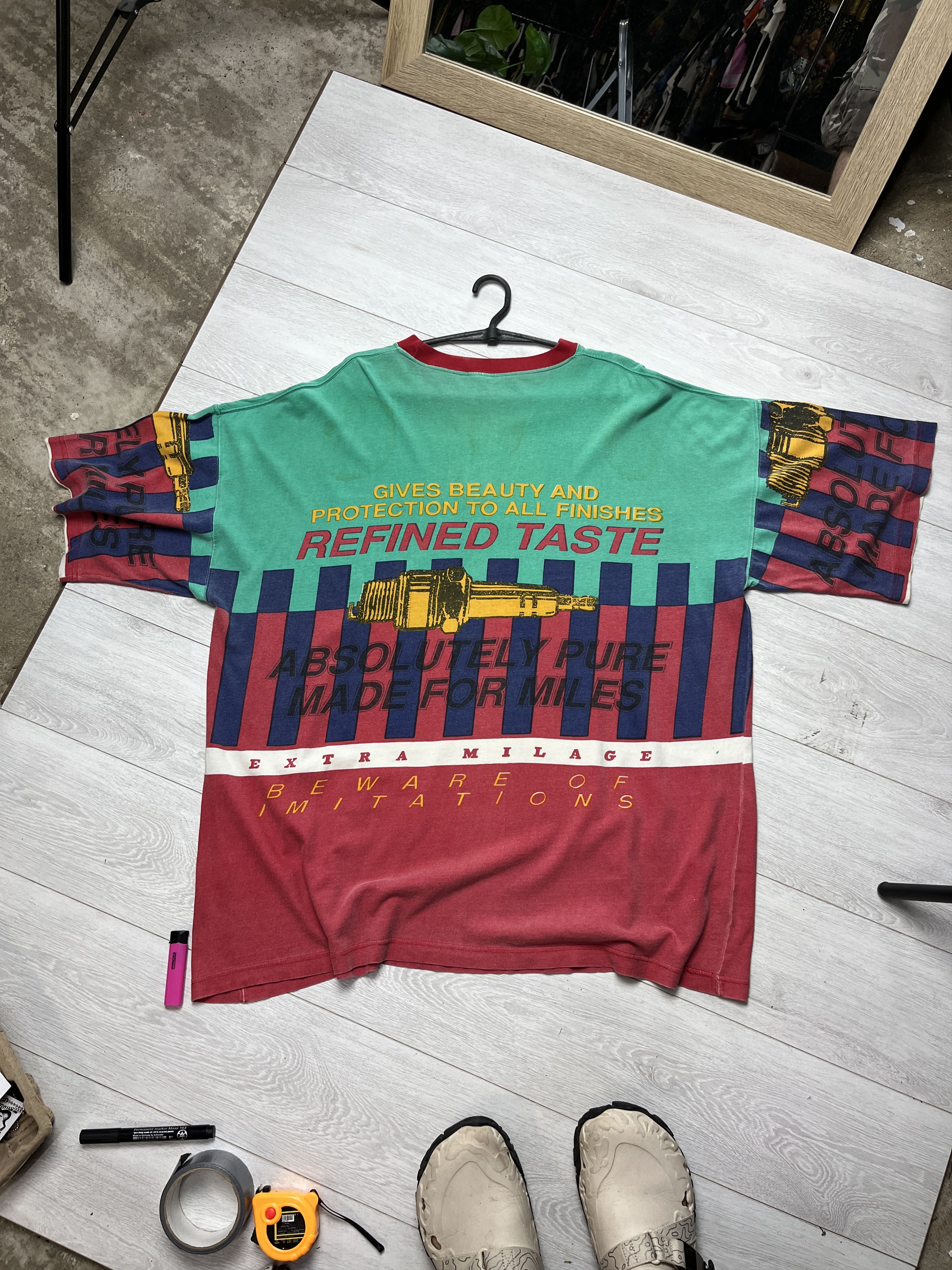 Vintage 1980s VINTAGE SPARK PLUG ALL OVER PRINT FADED TEE - 835 Size US XXL / EU 58 / 5 - 7 Thumbnail