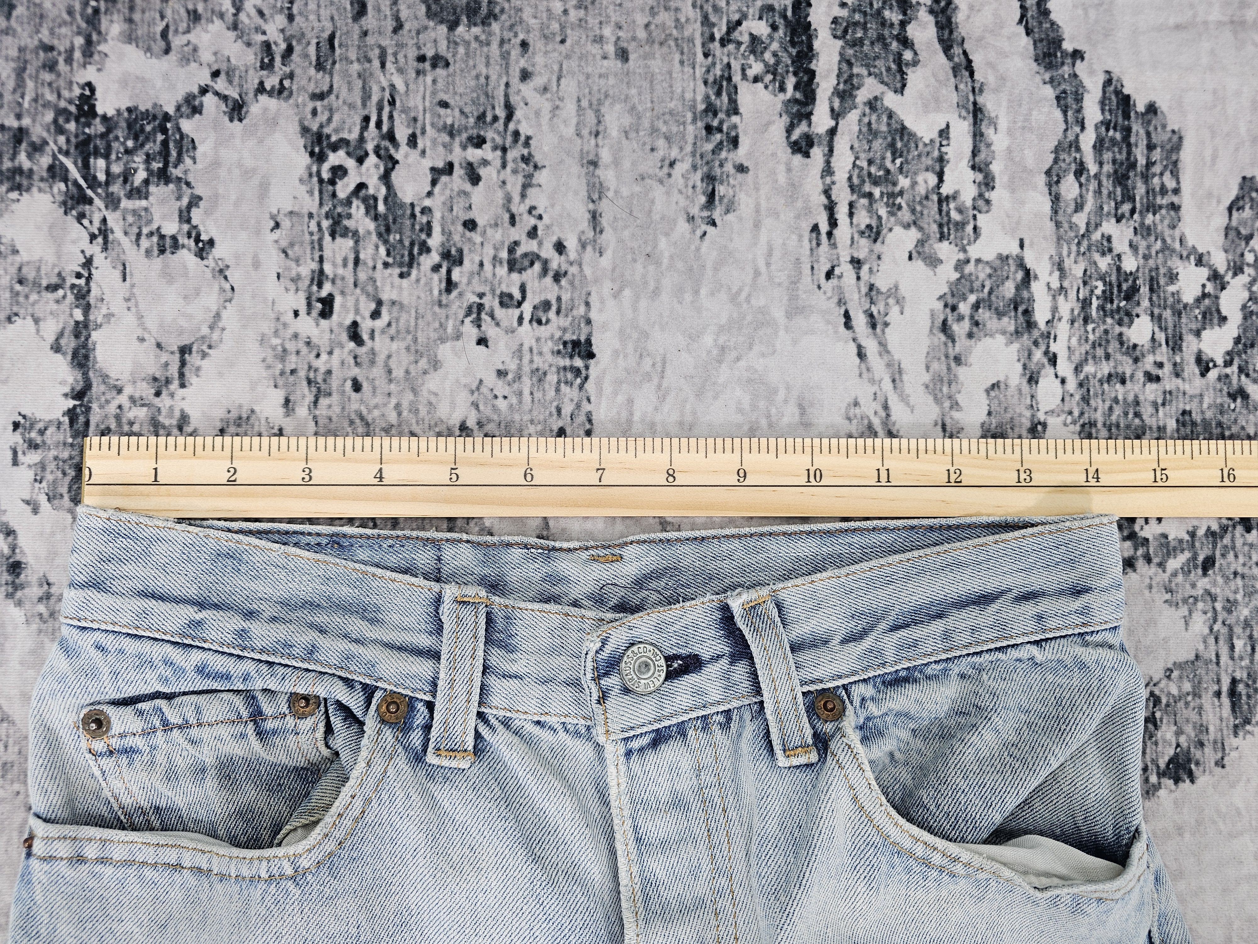 Levi's Vintage Clothing Vtg 90's LEVIS 501 Light Blue Jeans Made In USA L0539 Size US 28 / EU 44 - 15 Thumbnail