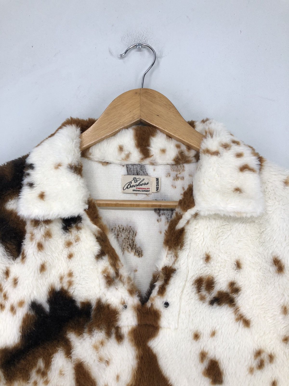 Japanese Brand Vintage Backers Cow Print Faux Fur Pullover Top Size US M / EU 48-50 / 2 - 7 Thumbnail