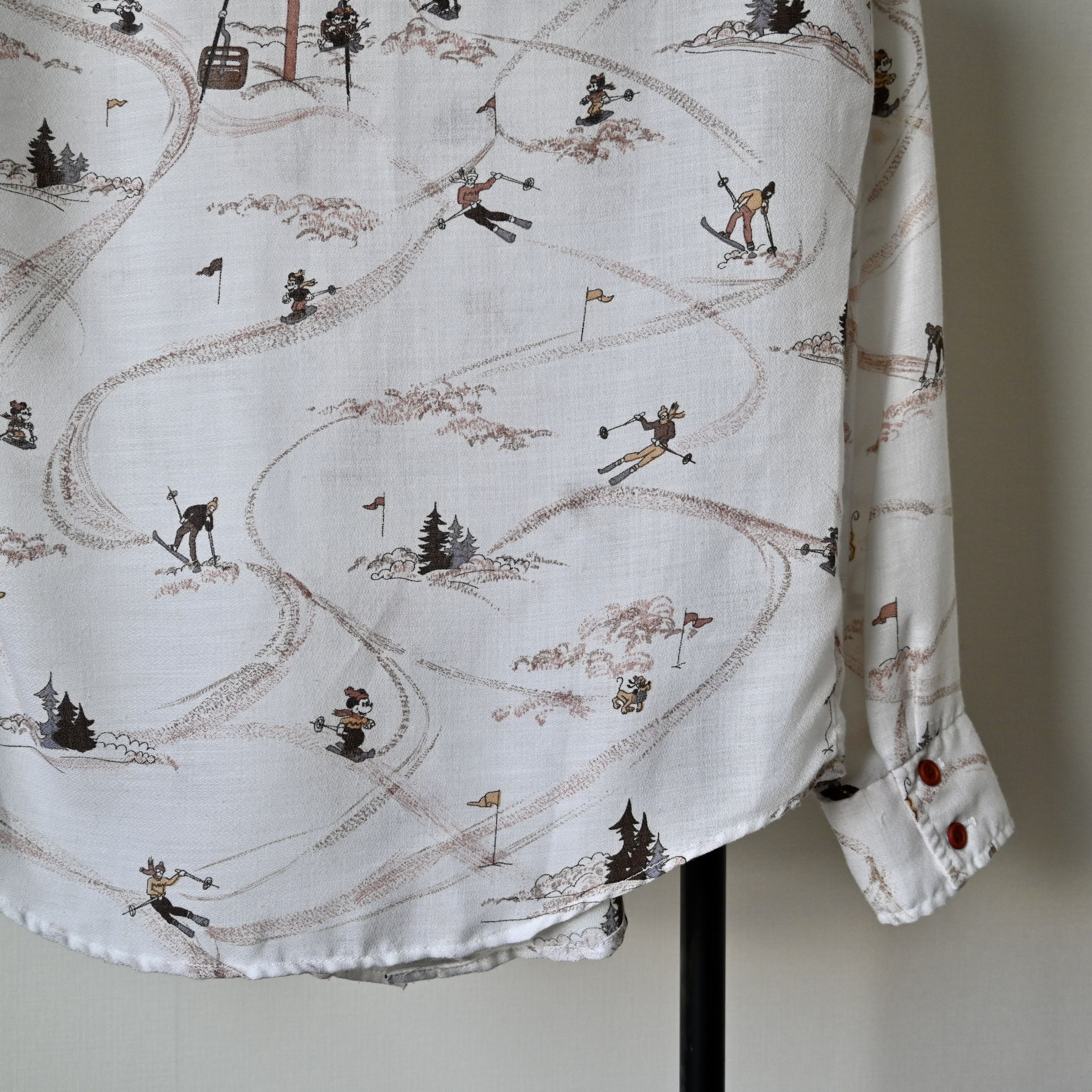 Kennington Ltd. VTG 1970s Kennington mickey mouse in snow mountain shirt Size US M / EU 48-50 / 2 - 5 Thumbnail