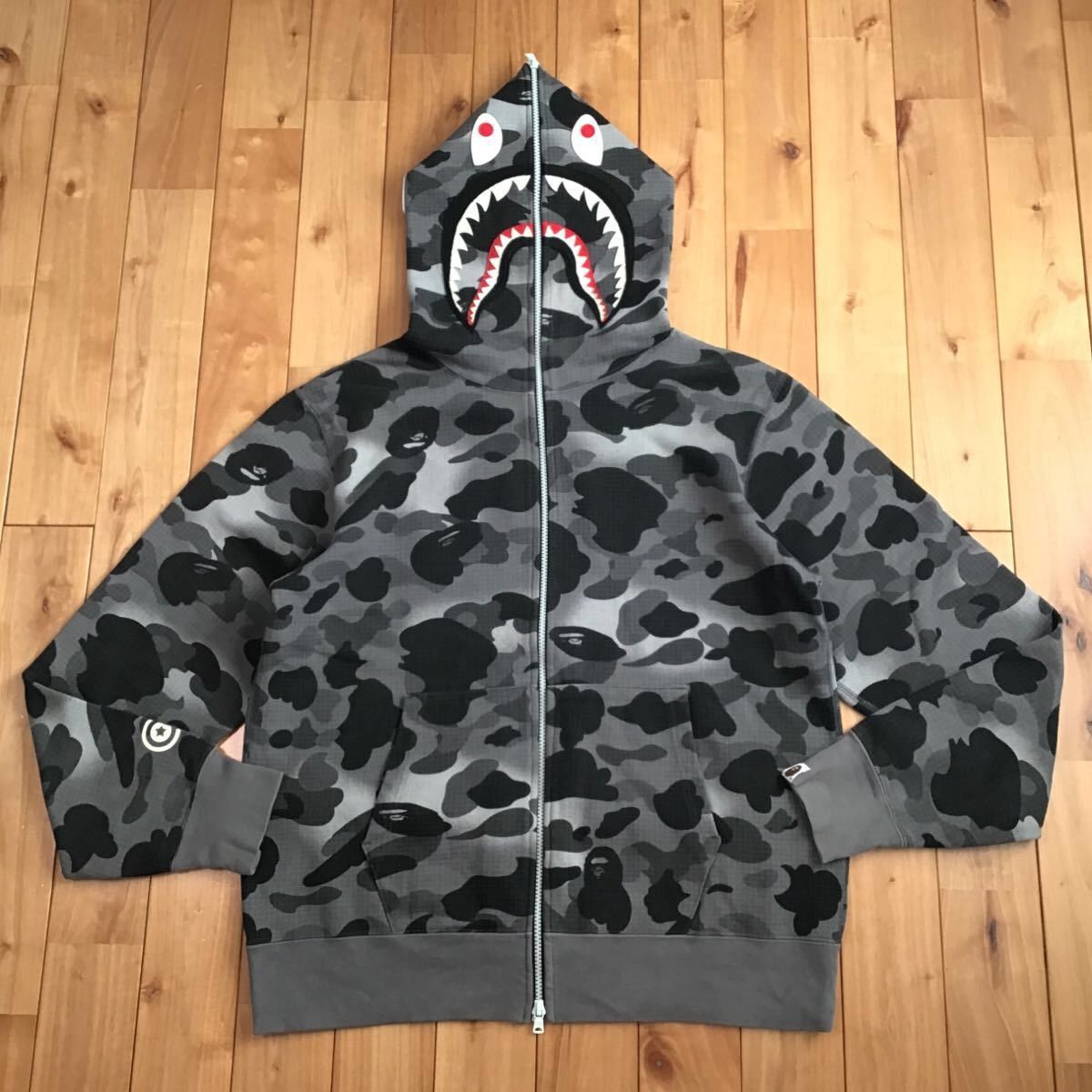 Bape 💫Glow in the dark💫 Grid camo shark full zip hoodie APE Size US L / EU 52-54 / 3 - 2 Thumbnail