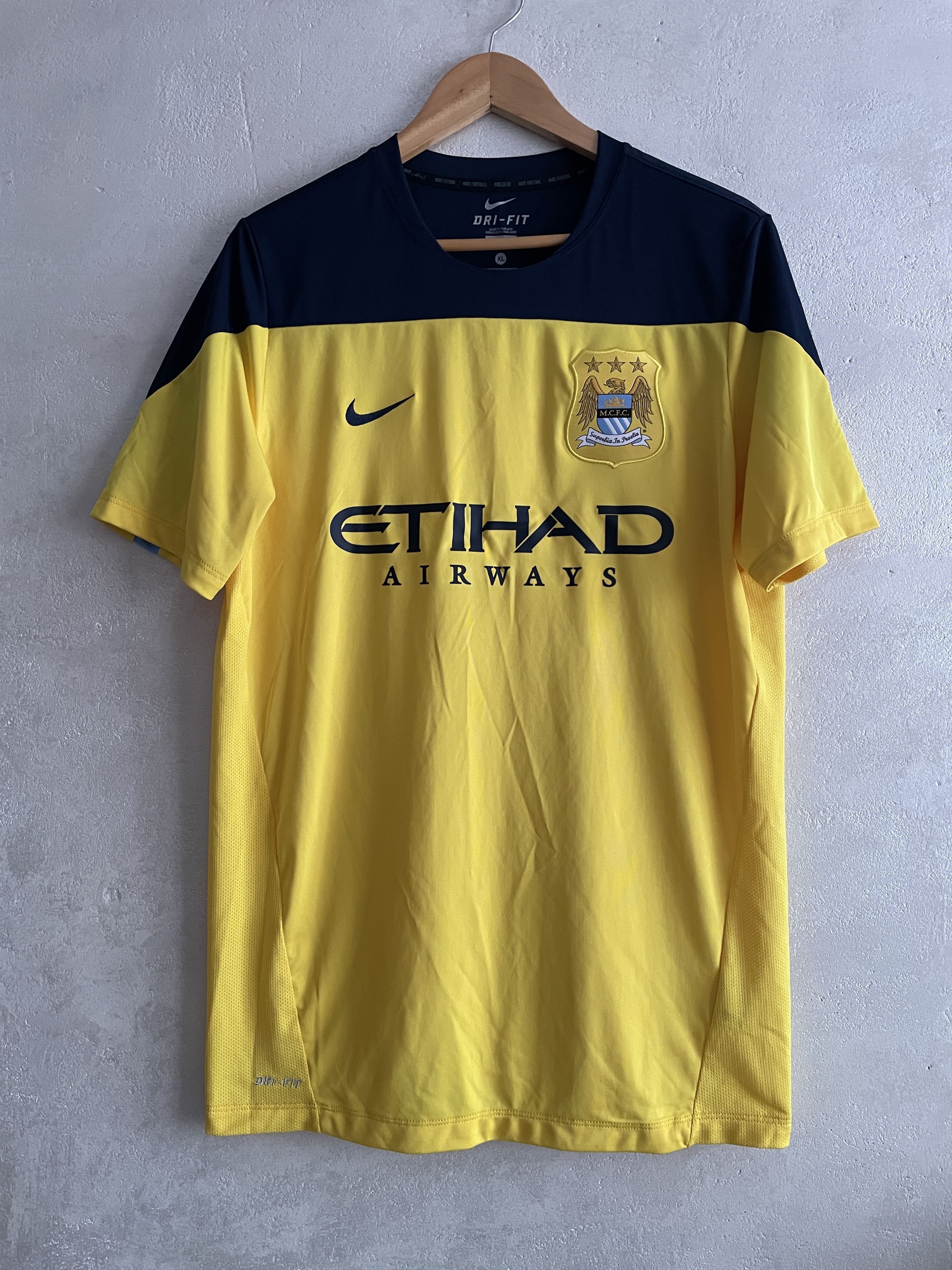 Nike Vintage Manchester City Training Jersey Football Shirt Size US XL / EU 56 / 4 - 1 Thumbnail