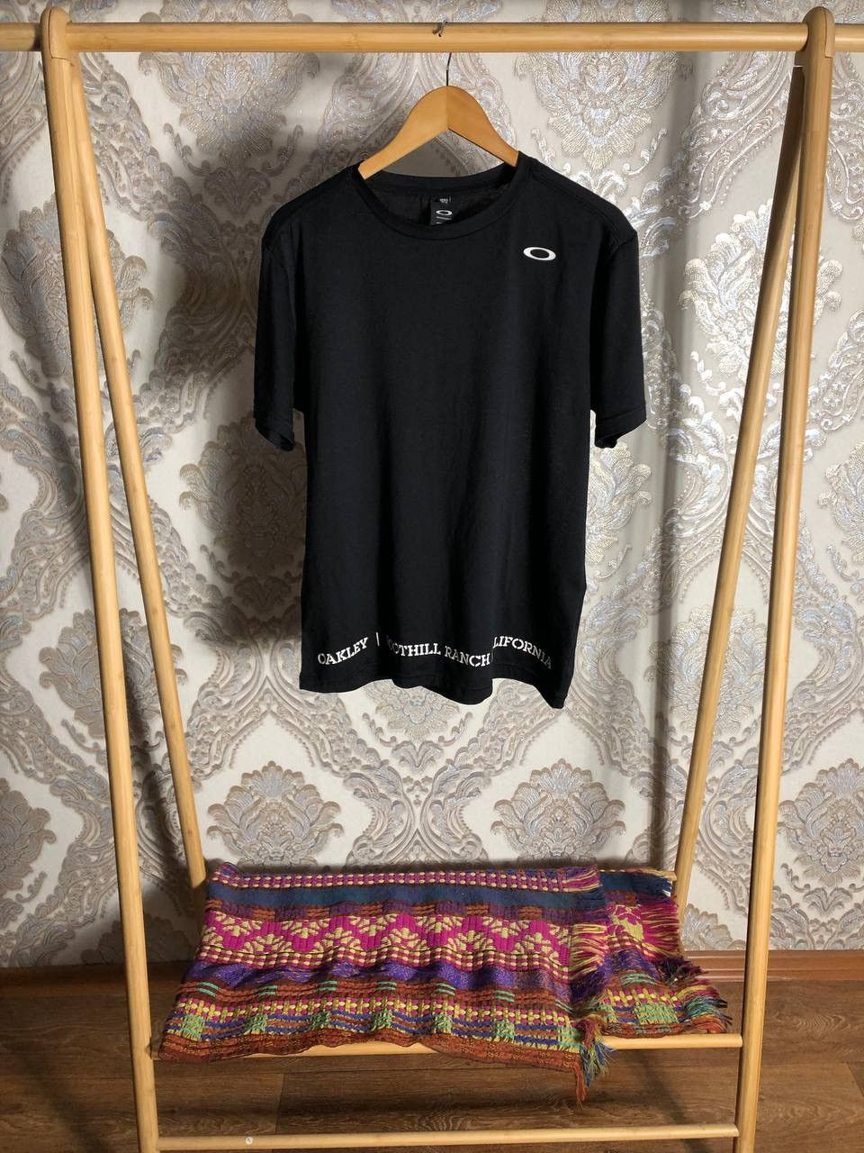 Oakley VINTAGE OAKLEY RUNNING T-SHIRT SURF SKATEBOARD RETRO Y2K 90s Size US L / EU 52-54 / 3 - 1 Thumbnail