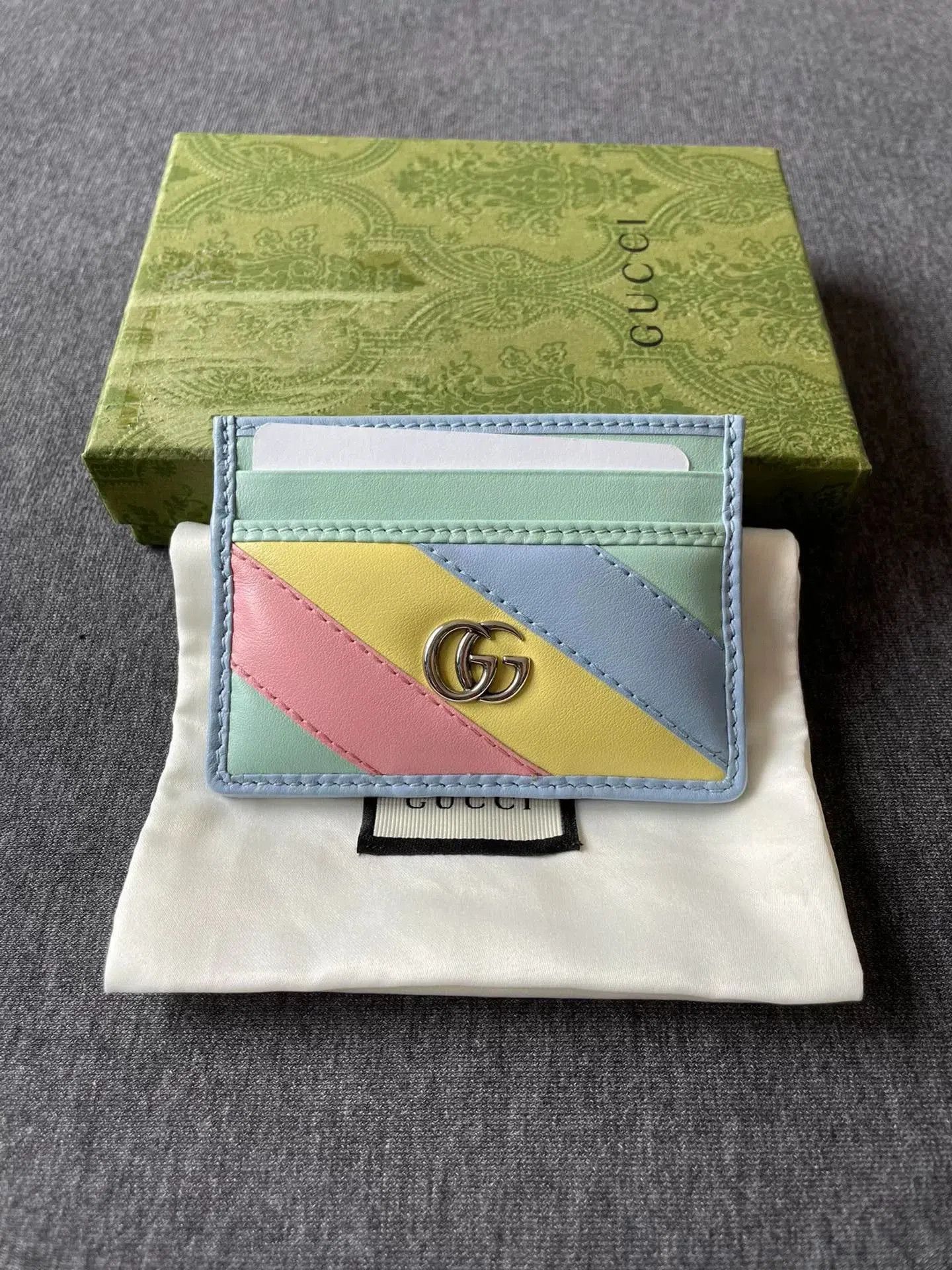 Gucci Gucci Leather Rainbow Marmont Card Case. Size ONE SIZE - 1 Thumbnail