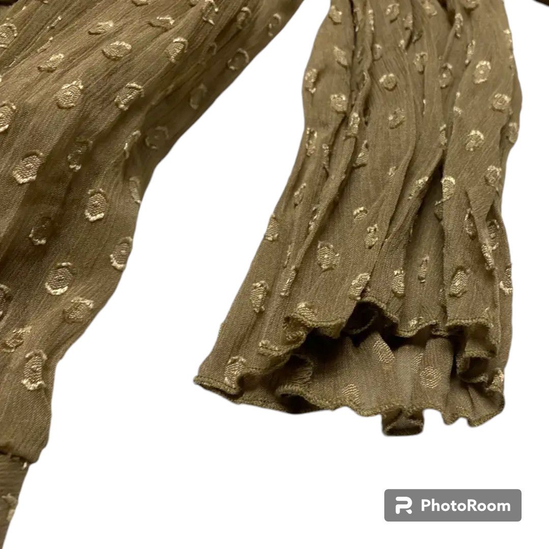 Other Tan ruffled blouse sz M excellent condition brand Six Sens Size M / US 6-8 / IT 42-44 - 4 Thumbnail