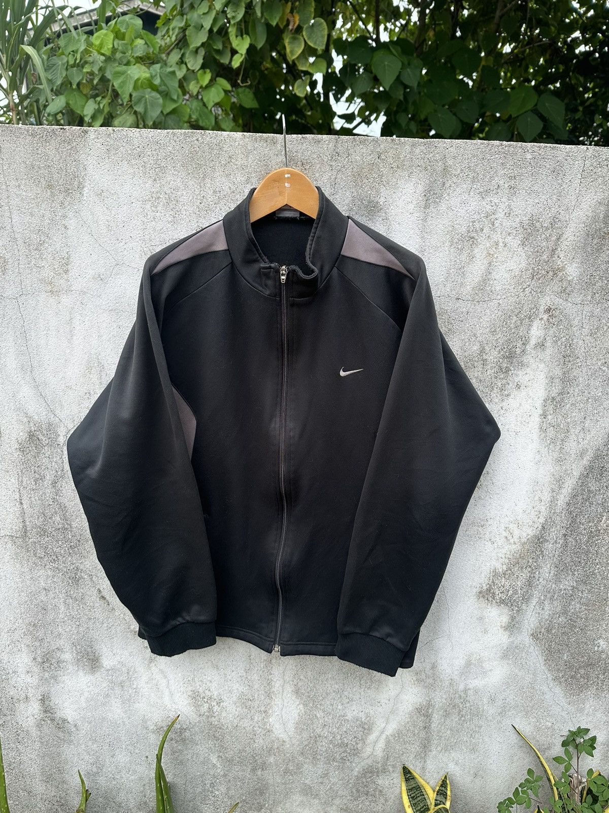 Nike Nike black sweater Size US XL / EU 56 / 4 - 2 Thumbnail