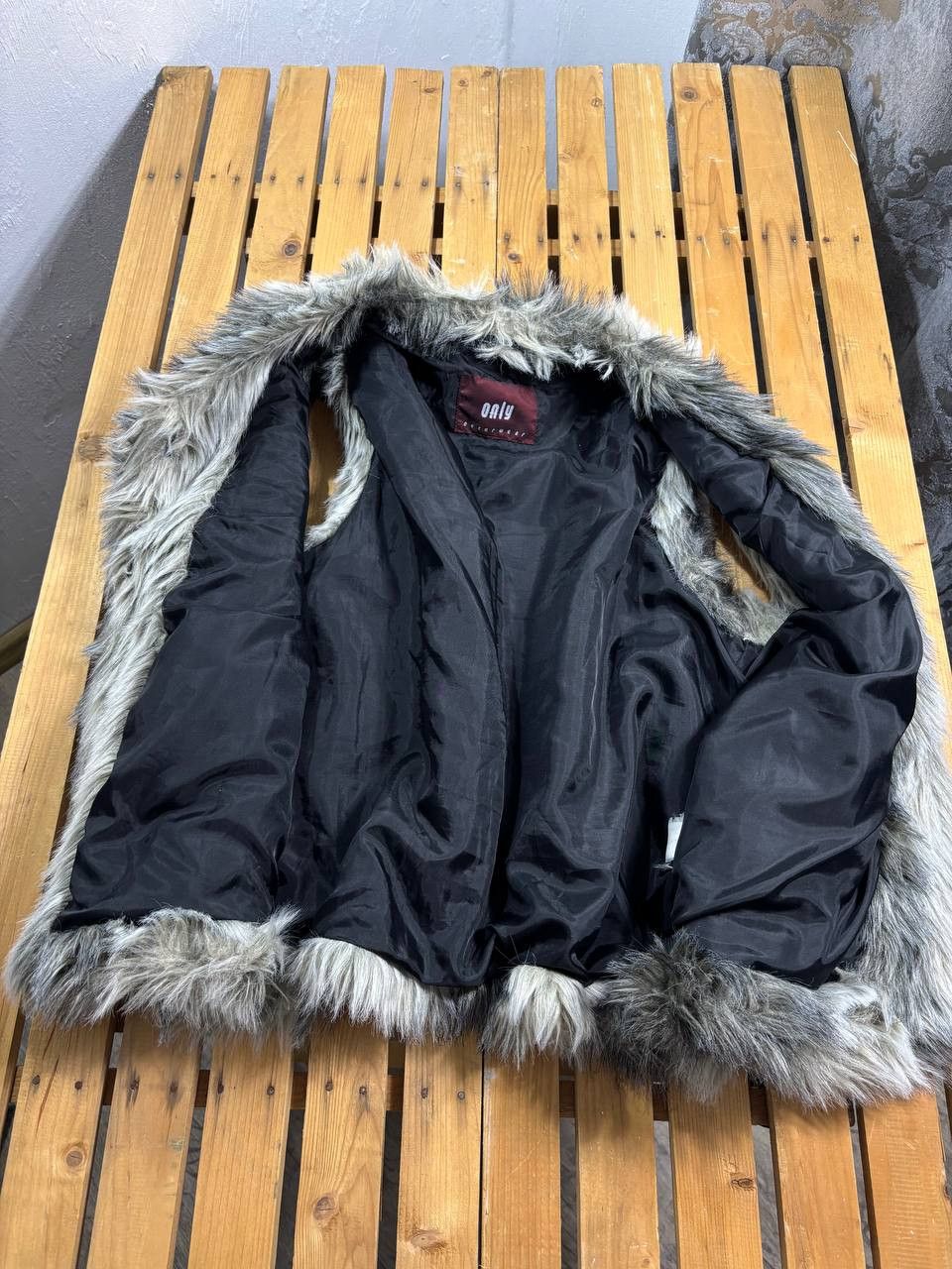 Other Vintage FUR Vest Y2K Size US M / EU 48-50 / 2 - 4 Thumbnail