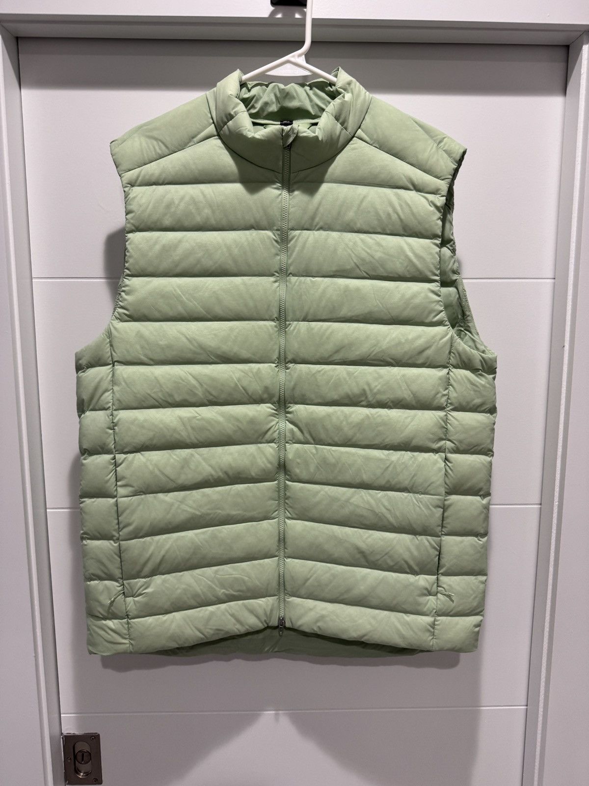 Lululemon Lululemon Navigation Goose Down Puffer Vest Creamy Mint Sz L Size US L / EU 52-54 / 3 - 1 Thumbnail