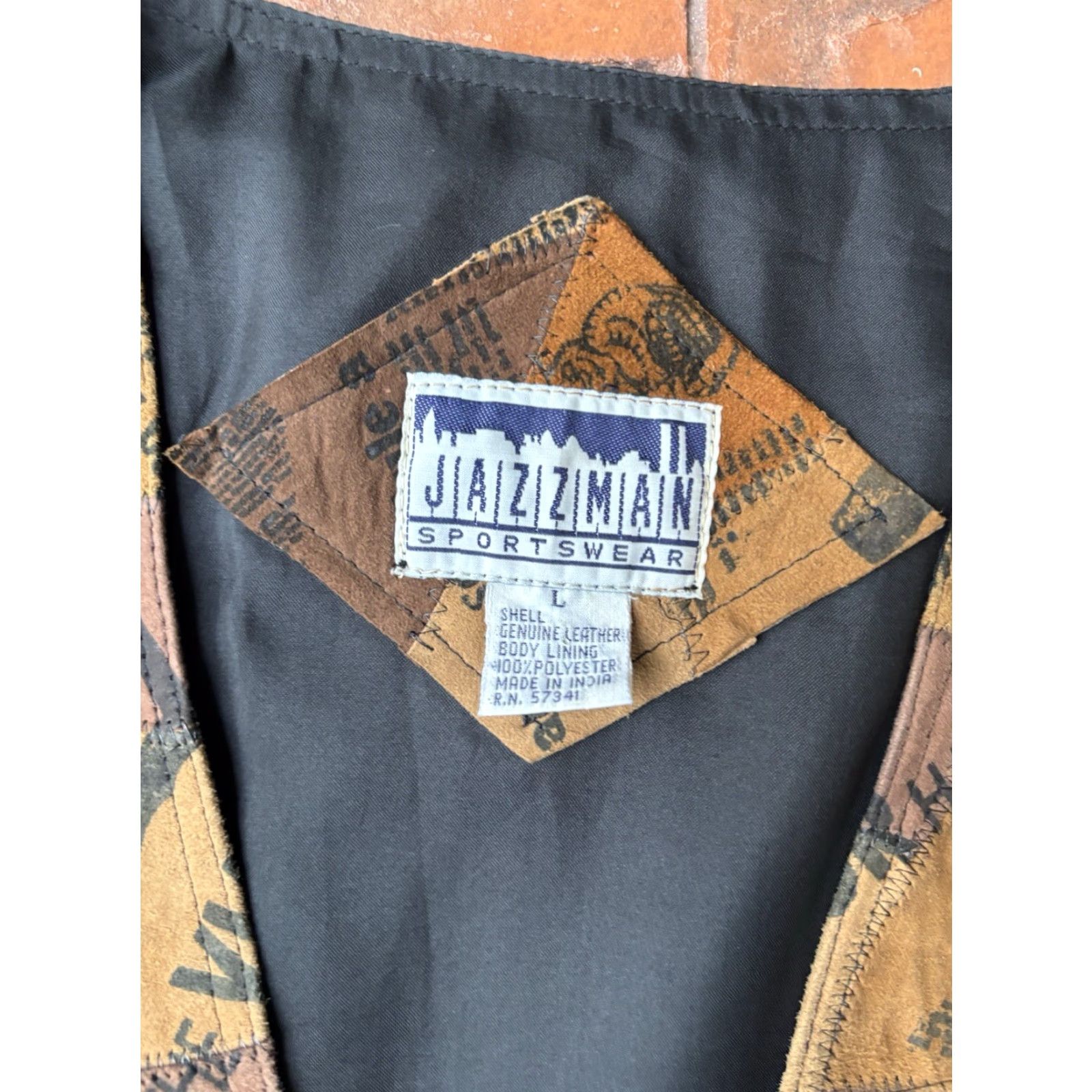Vintage VINTAGE Jazzman Sportswear Leather Vest Large Brown Mens Vest News Print 90s Western Cowboy Hipster Motorcycle Southwestern Rockabilly Size US L / EU 52-54 / 3 - 2 Thumbnail