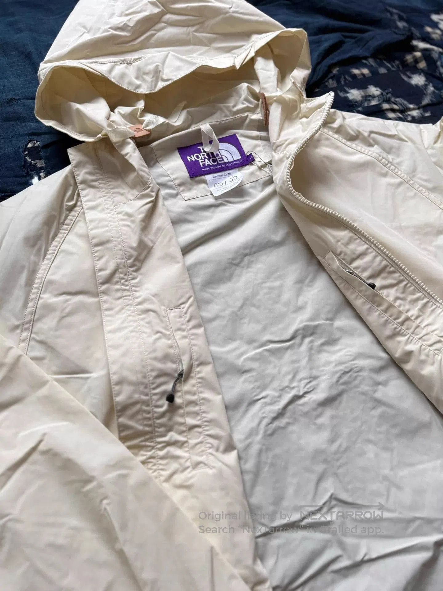The North Face Beige Hooded Light Jacket Size L. Size US L / EU 52-54 / 3 - 8 Thumbnail