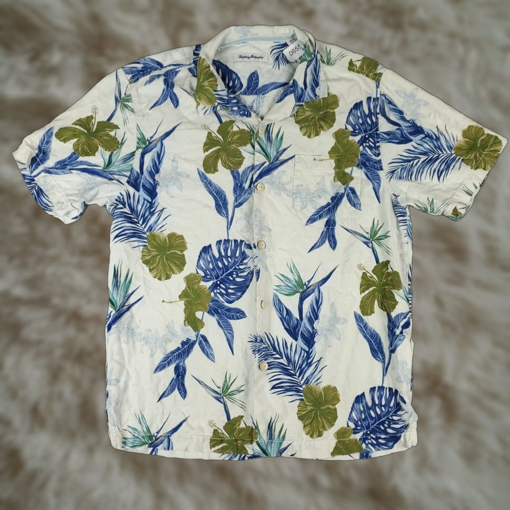 Tommy Bahama Tommy Bahama Shirt Mens M Blue Floral Silk Button-Up Hawaiian Short Sleeve Collared Vintage No? actually Vintage No so skip Size US M / EU 48-50 / 2 - 1 Thumbnail