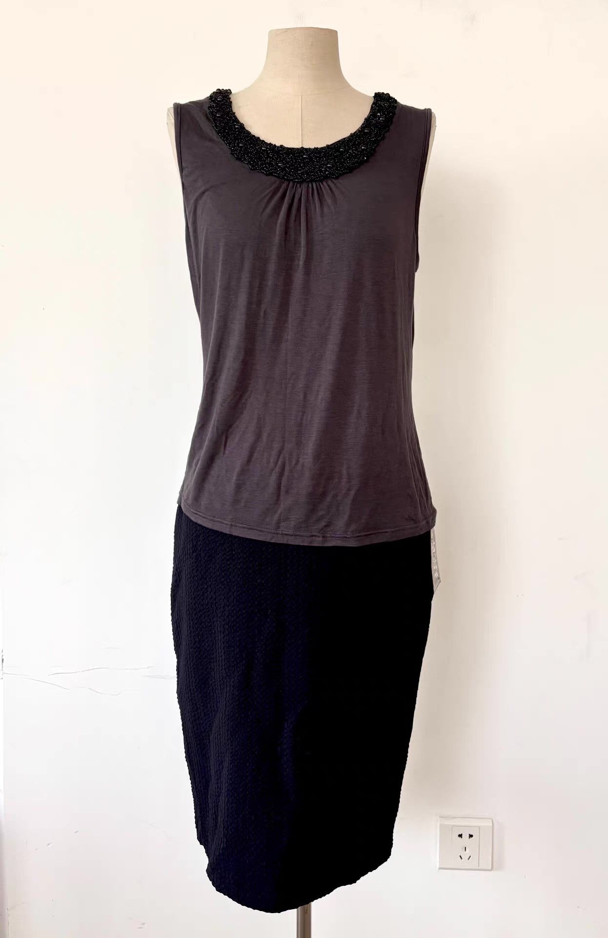 Margaret Howell Margaret Frances Women's Beaded Neck Sleeveless Top Ｑ21 Size M / US 6-8 / IT 42-44 - 1 Thumbnail
