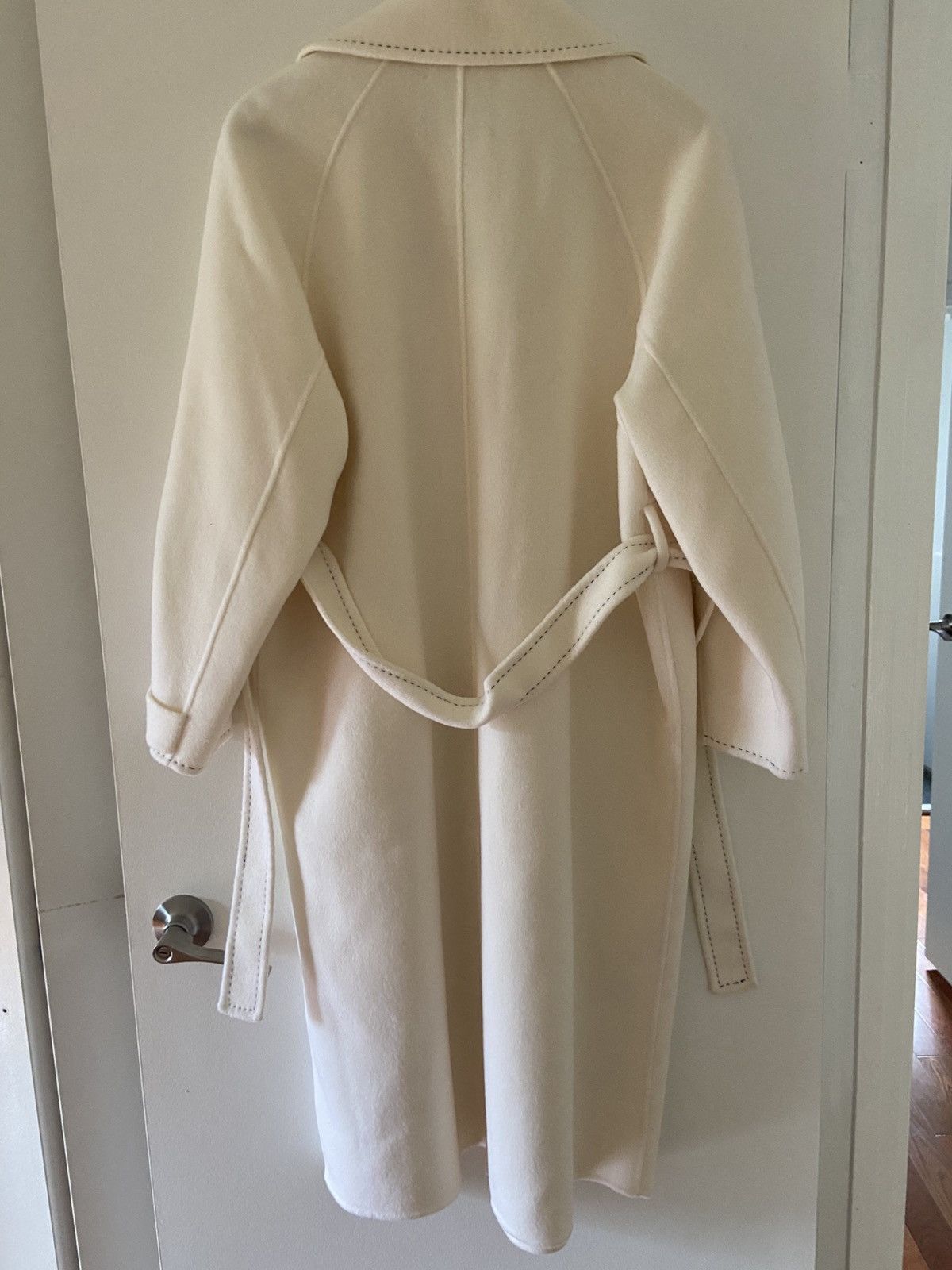 Maje Maje women’s off white coat. Size: 36. Size M / US 6-8 / IT 42-44 - 8 Thumbnail
