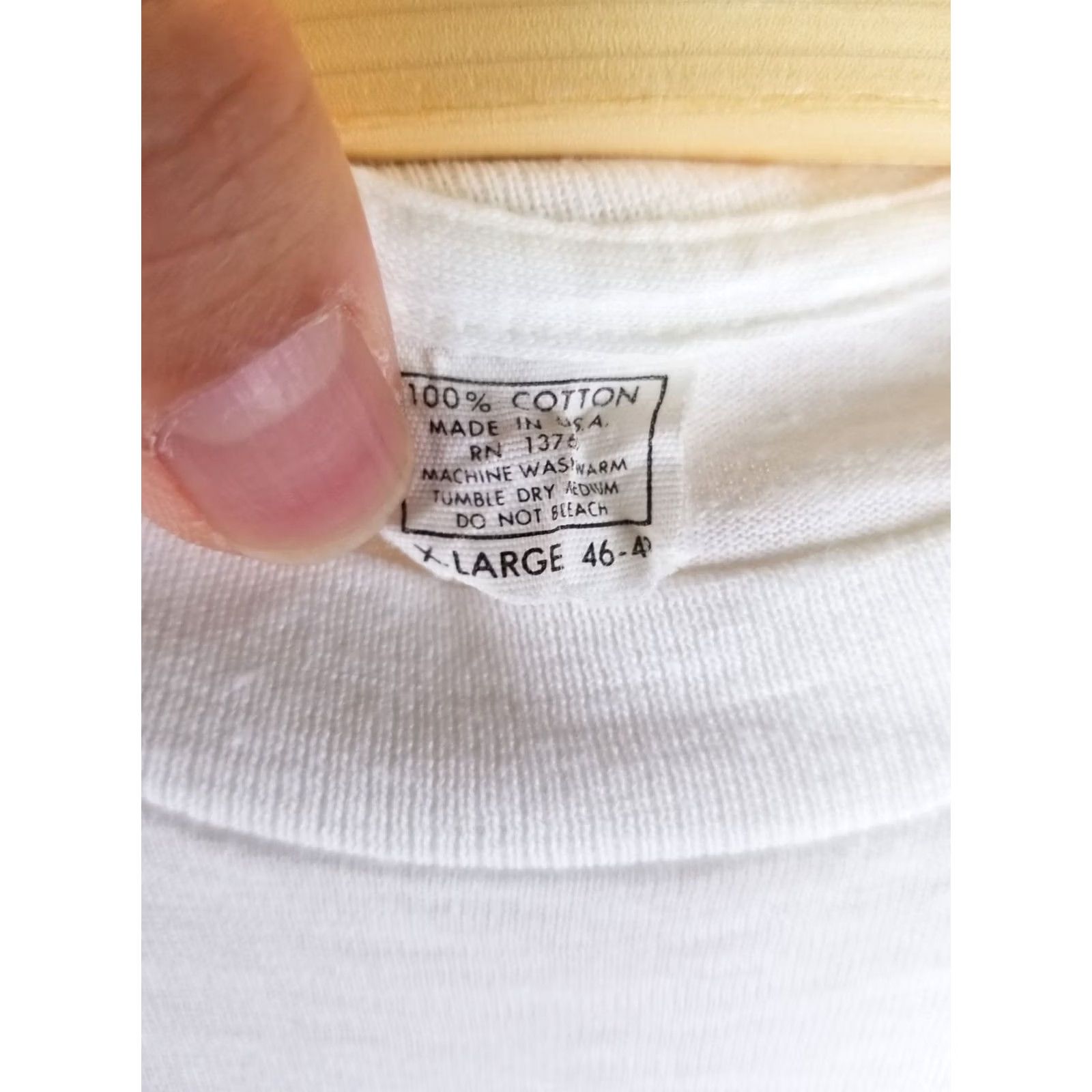 Vintage VINTAGE White Cotton T-Shirt SZ XL COLLECT BRITISH STAMPS SINGLE STITCH Size US XL / EU 56 / 4 - 7 Thumbnail
