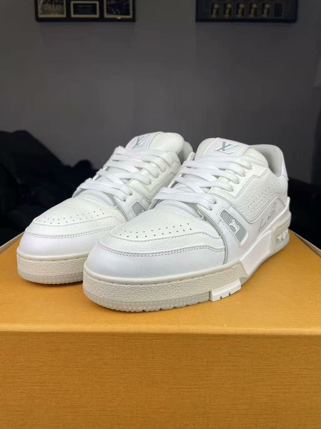 Louis Vuitton Louis Vuitton Training White Lowtop Sneakers 40 Men Size US 7.5 / EU 40-41 - 1 Thumbnail