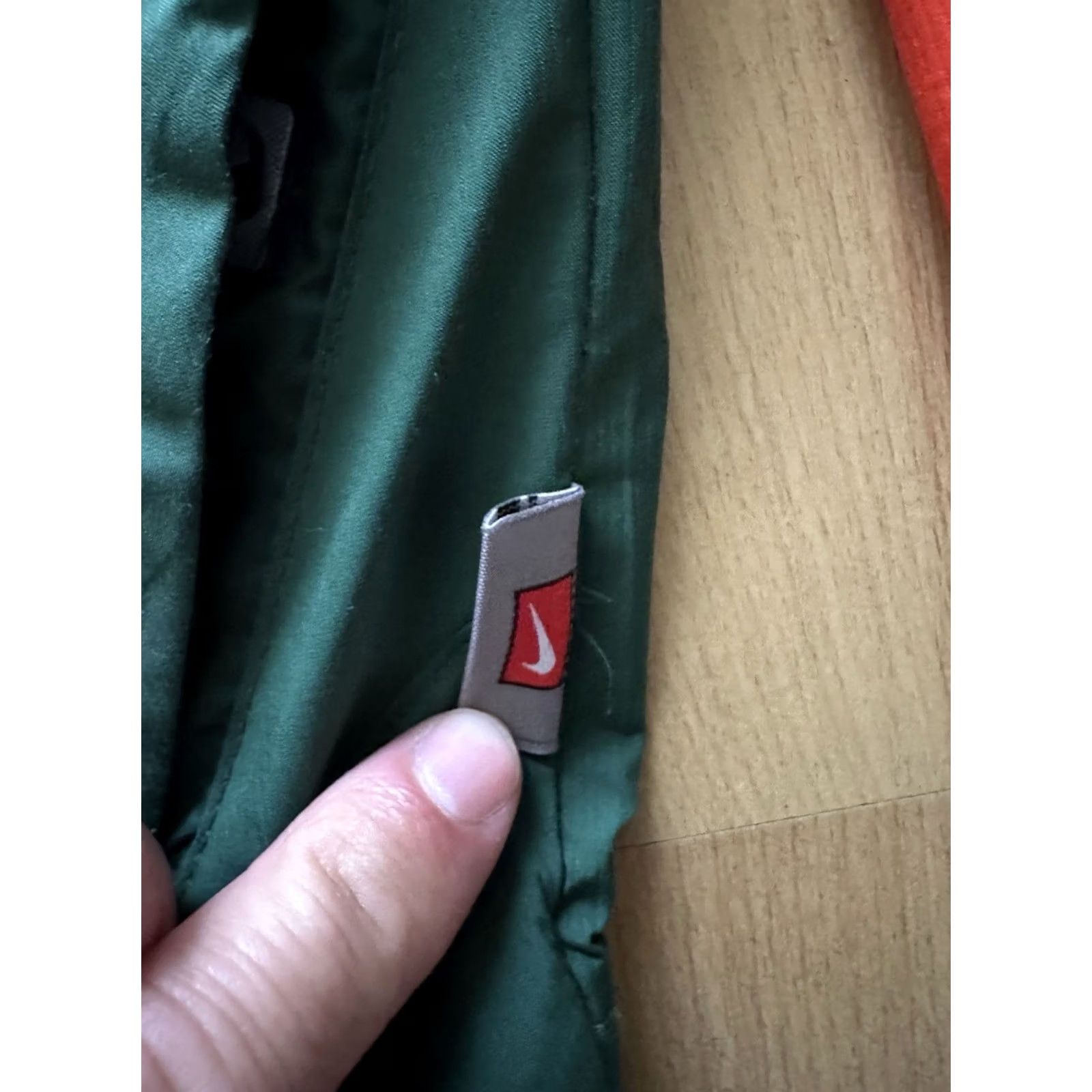 Nike VINTAGE Nike Windbreaker Jacket Mens M Full Zip Green Embroidered Logo Retro College Sports Size US M / EU 48-50 / 2 - 7 Thumbnail