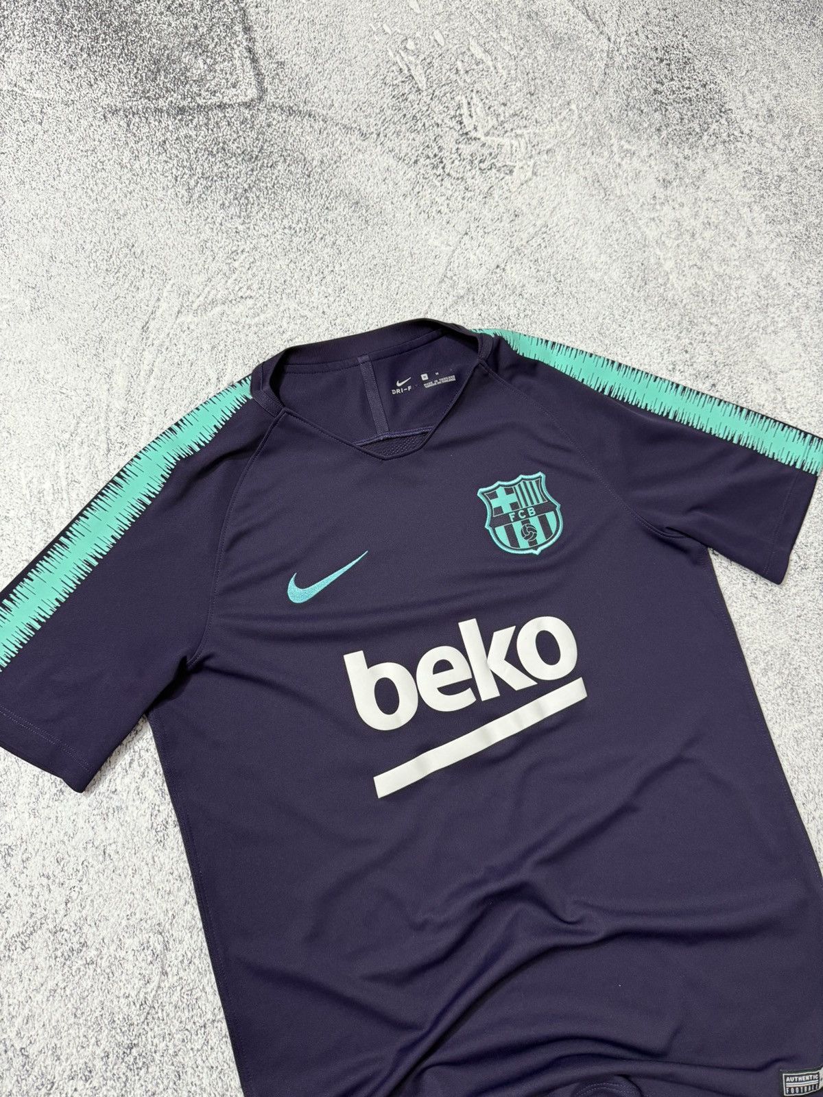 Nike Nike FC Barcelona 2018/2019 Training Soccer Jersey Blokecore Size US M / EU 48-50 / 2 - 5 Thumbnail