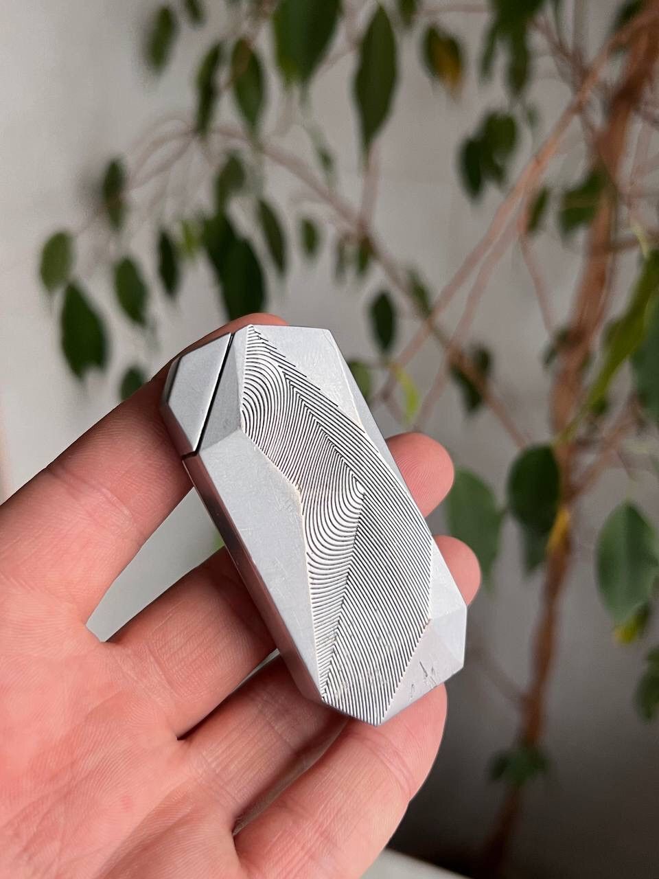 Marlboro × Vintage Y2K ELEGANCE MARLBORO GEOMETRIC METAL PUNK ROCK LIGHTER Size ONE SIZE - 4 Thumbnail