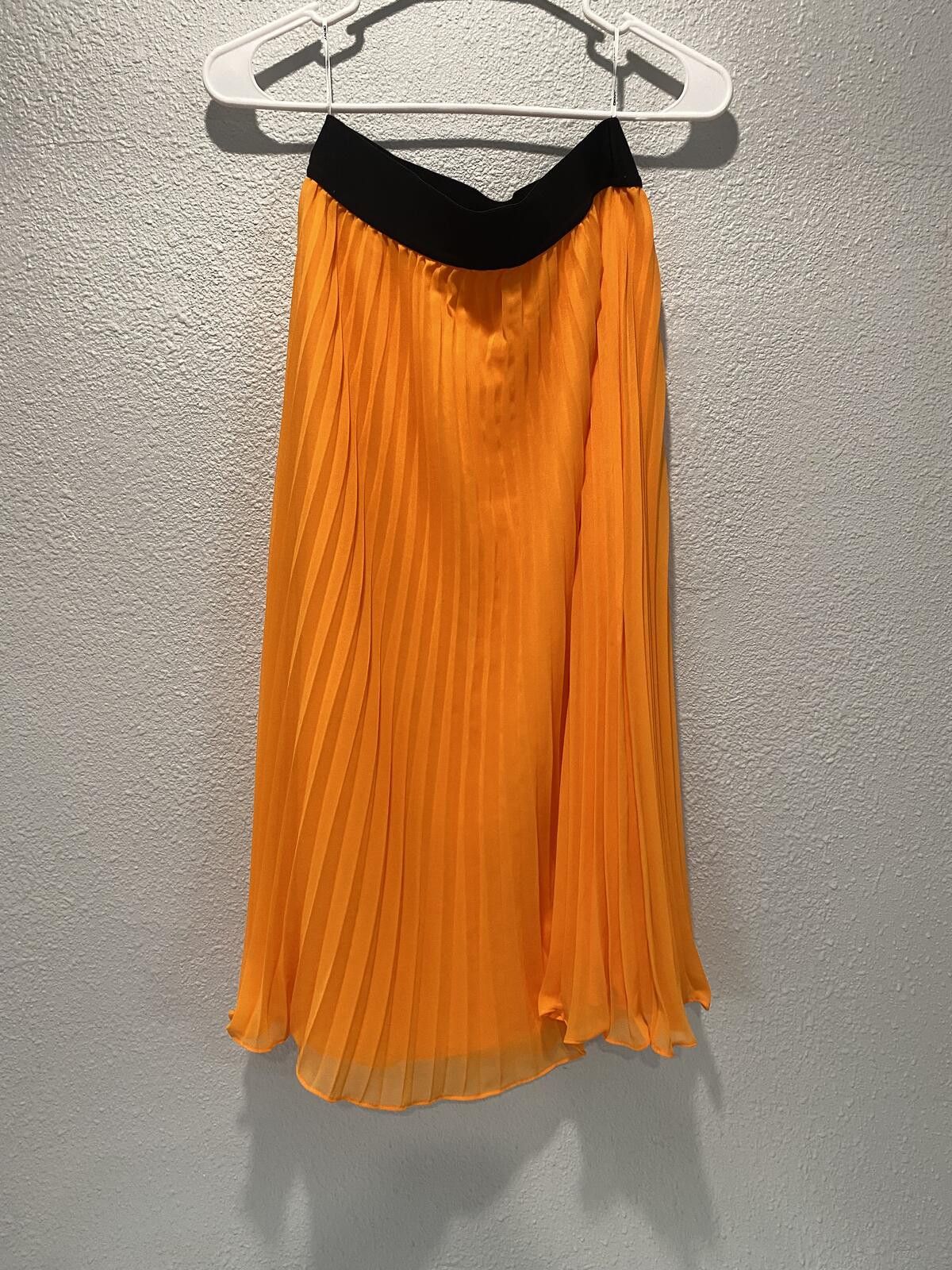 DKNY DKNY Orange Pleated Skirt with Black Waistband XS Size 26" / US 2 / IT 38 - 2 Thumbnail