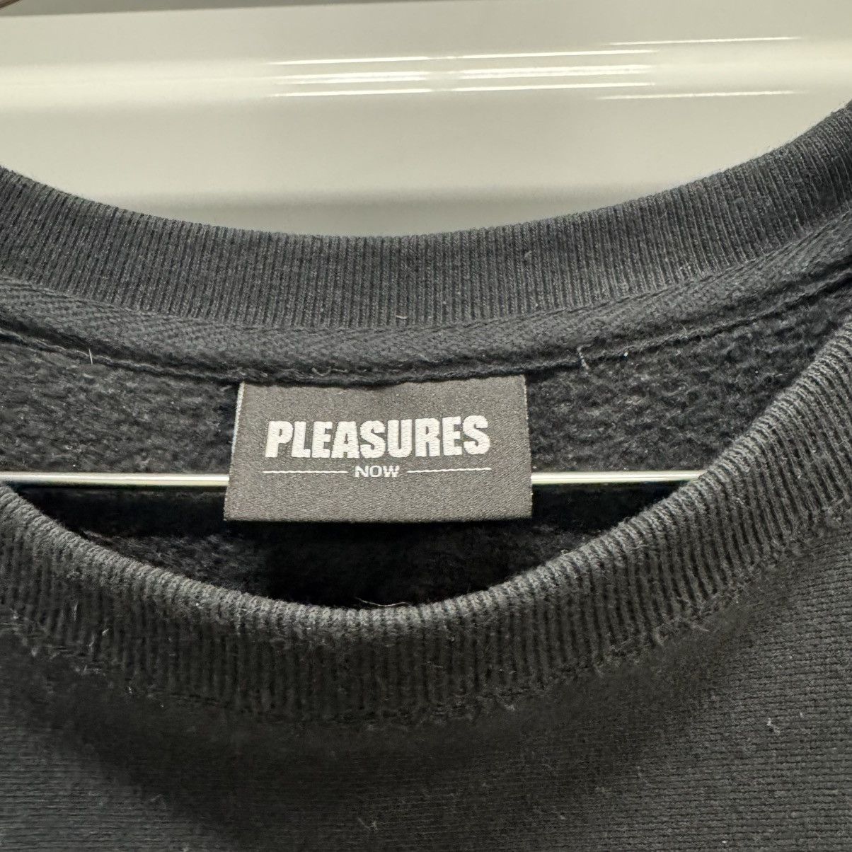 Pleasures Pleasures Old English Crewneck Size US M / EU 48-50 / 2 - 3 Thumbnail