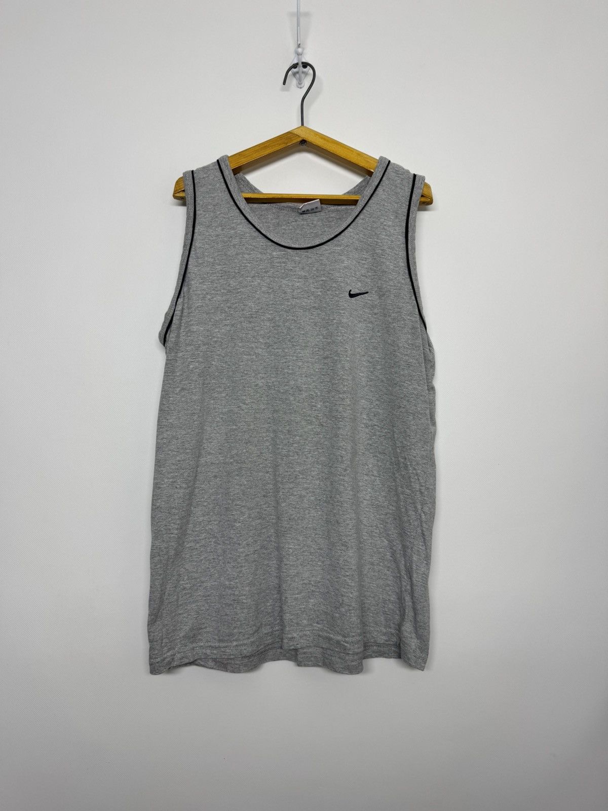 Nike Vintage Y2k Nike Mini Swoosh Tank Tops 00’s Size US L / EU 52-54 / 3 - 1 Thumbnail